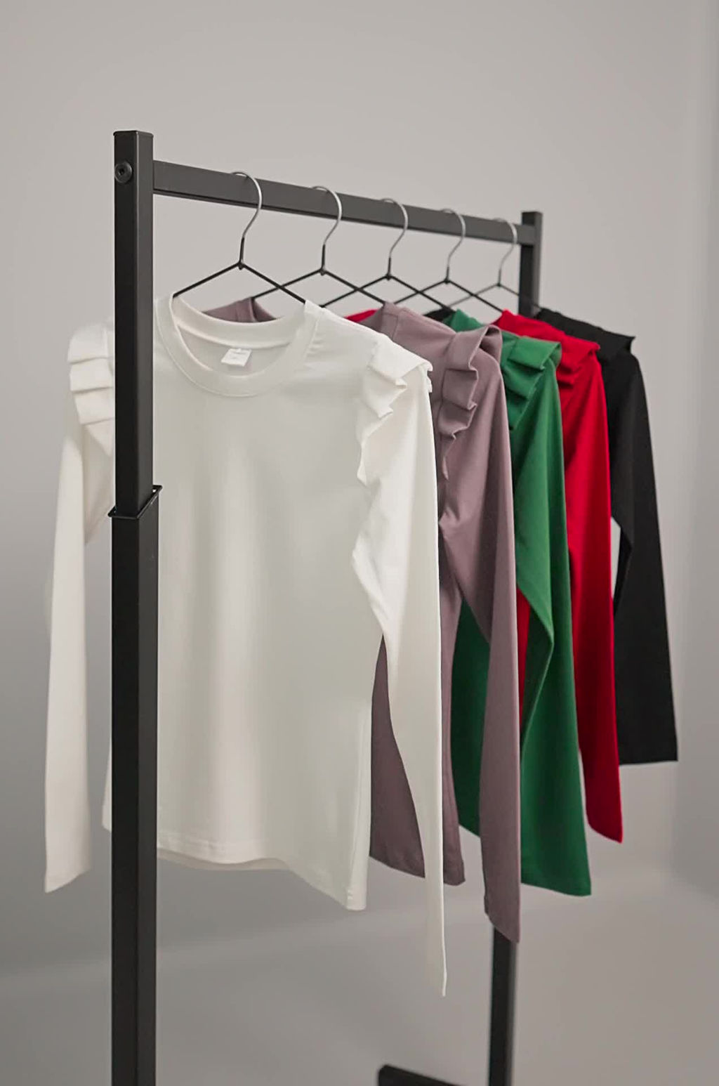 Женский лонгслив с крылышками Happyfox