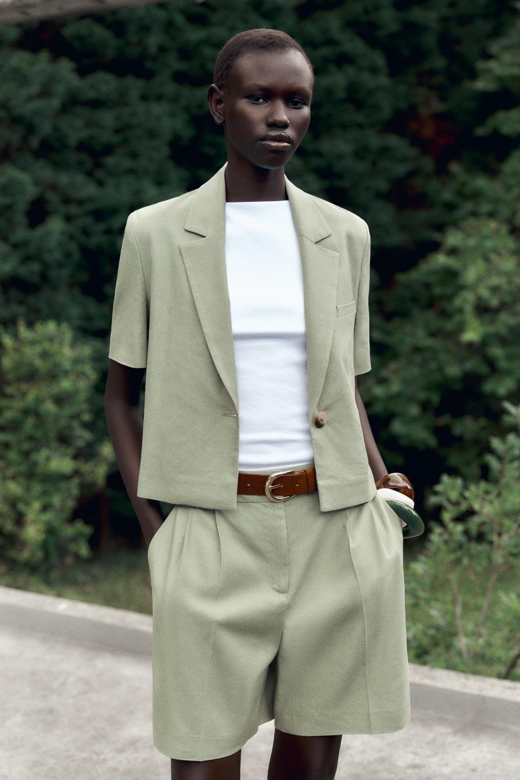 PLEATED BERMUDA SHORTS WITH LINEN BLEND AND BELT - Zara фото 3