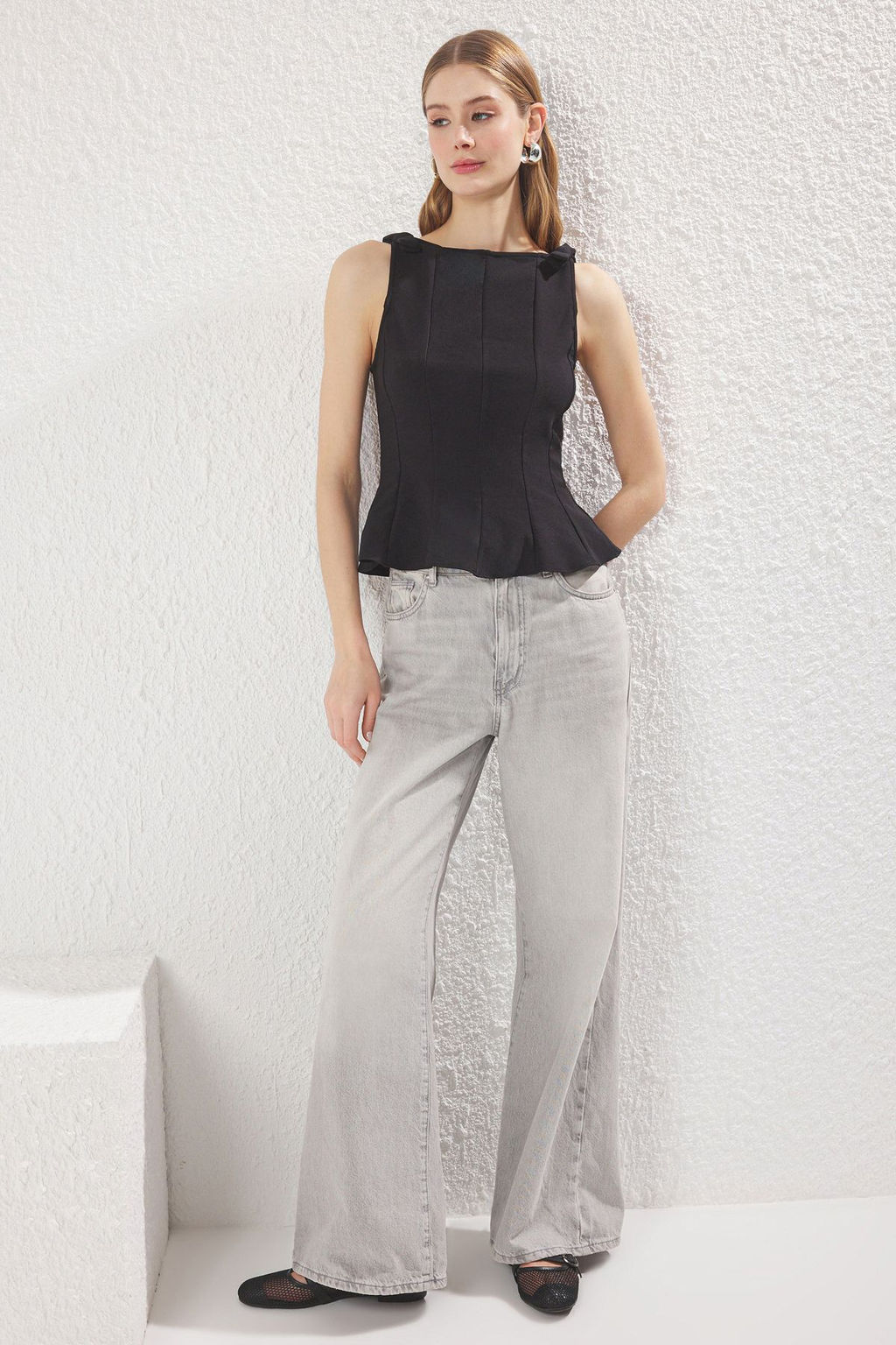 Trendyolmilla Siyah Fiyonk Detayl? Fitted Ask?l? Peplum Dokuma Bluz TWOSS25BZ00494  фото 2