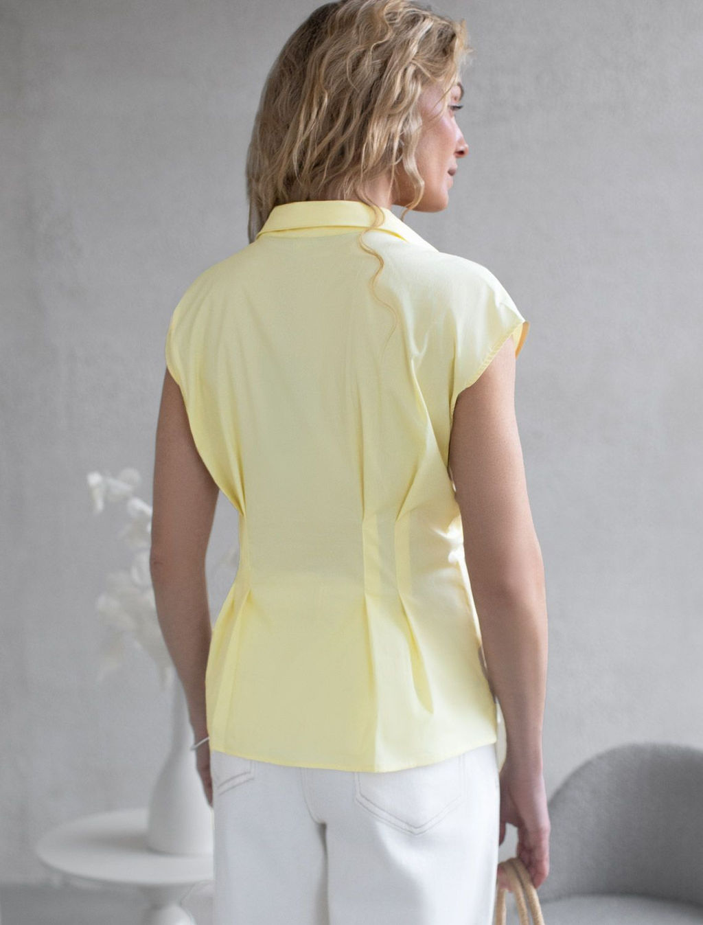 Блузка приталенного кроя с коротким рукавом из легкого хлопкового поплина - Vilatte фото 4