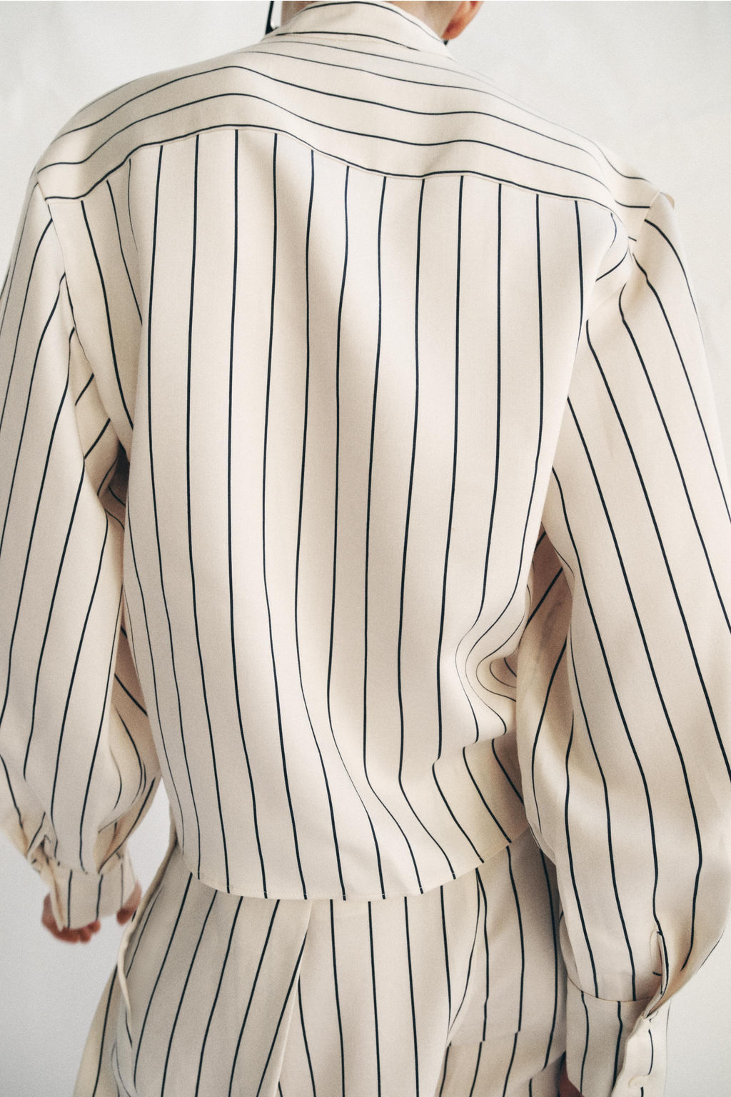 CAMISA RAYAS MANGA VOLUMEN ZW COLLECTION / Crudo / Marino - Zara фото 4