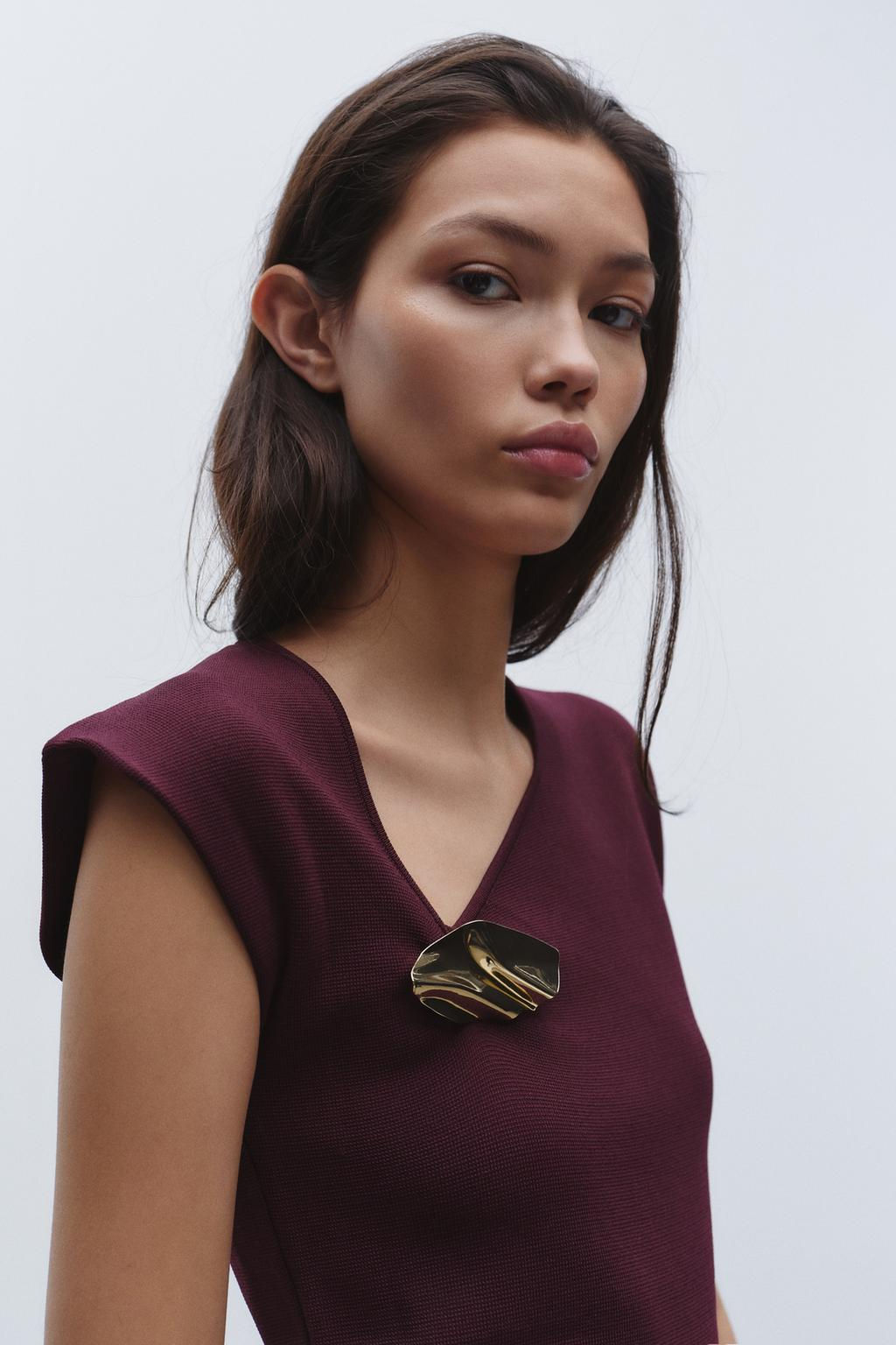 KNIT TOP WITH GOLDEN APPLIQUE - Zara фото 4