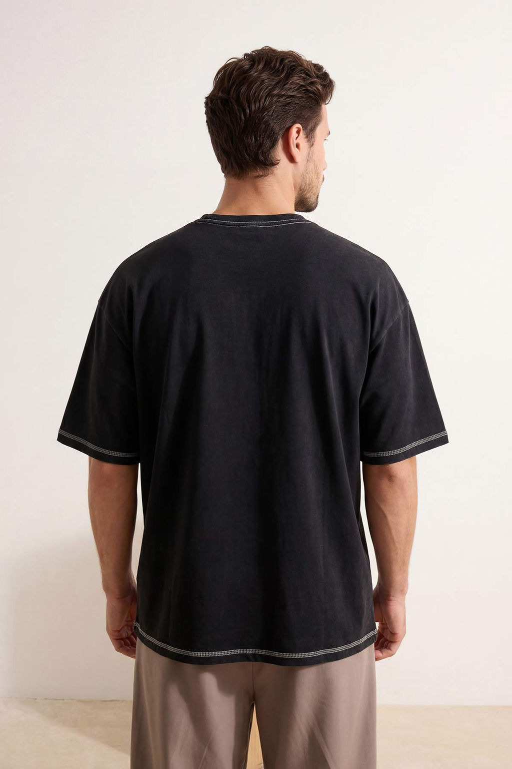 Antrasit Oversize/Genis Kesim Soluk Efektli Dikis Detayl? %100 Pamuk T-Shirt TMNSS26TS00034 - Trendyolmilla фото 5