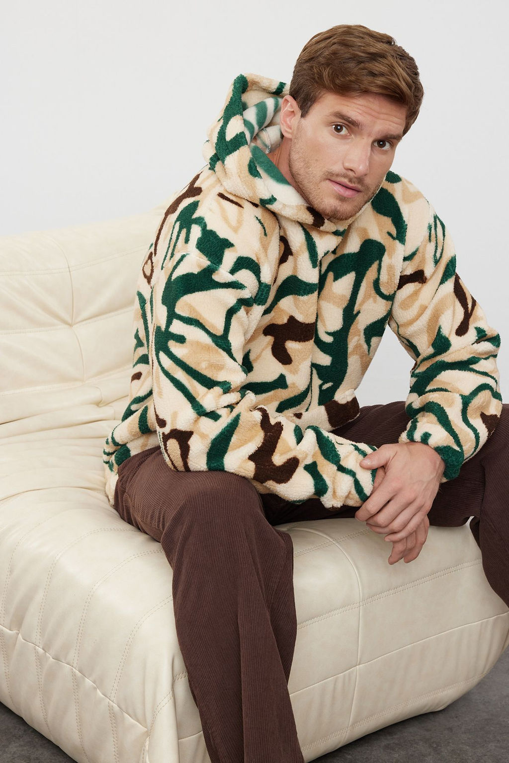 Cok Renkli Un?sex Oversize/Genis Kesim Desenli Polar/Pelus Kapusonlu Sweatshirt TMNAW25SW00147