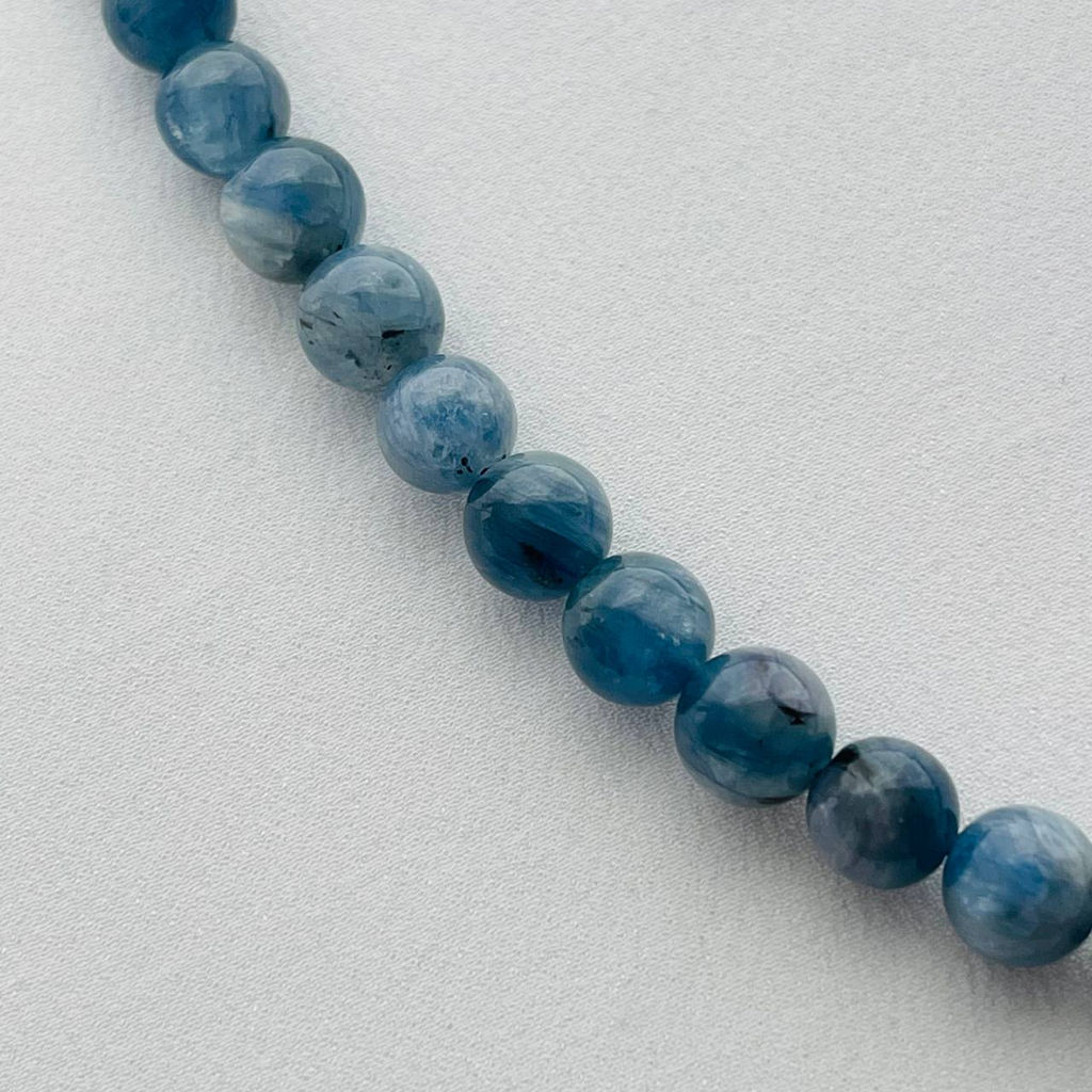 Бусы из Кианита