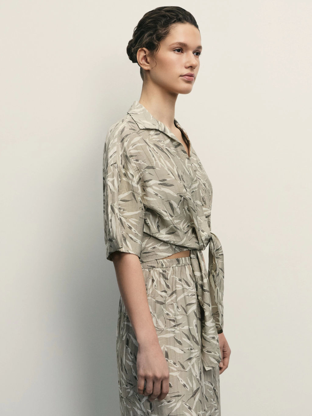 Блузка из вискозы с завязками / Zarina фото 4