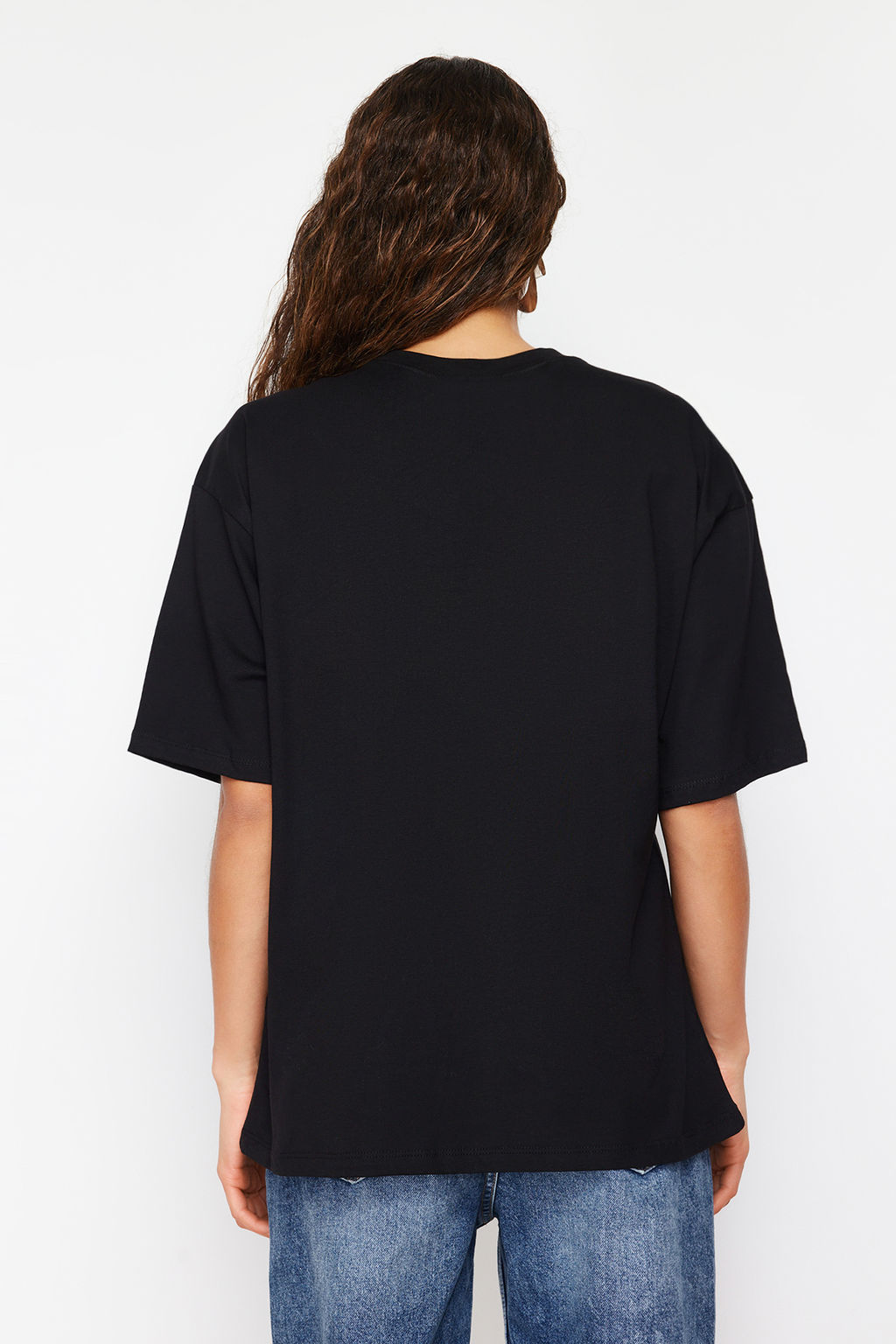 Siyah %100 Kal?n Pamuklu Premium Oversize/Genis Kal?p Bisiklet Yaka Orme T-Shirt TWOSS23TS00040