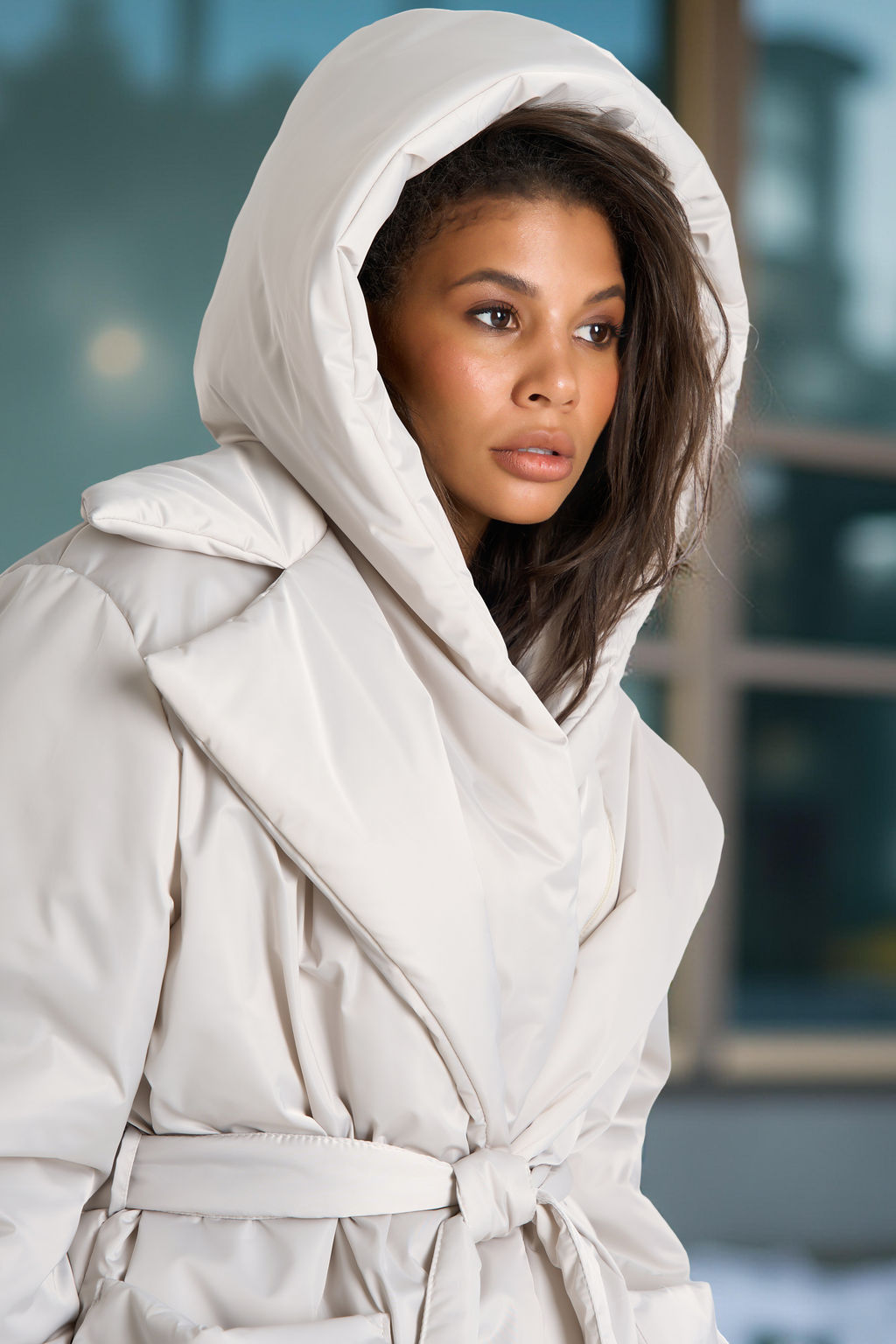 Куртка утепленная со съемным капюшоном жемчужная