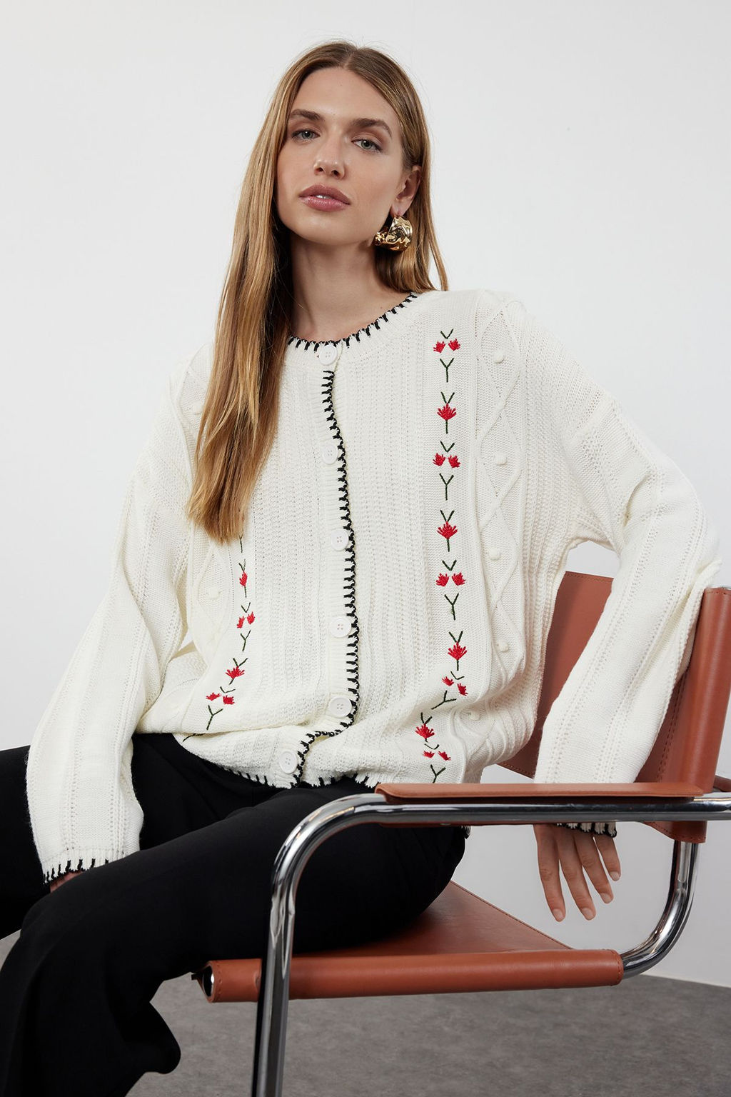 TRENDYOLMILLA Ekru Nak?s Detayl? Triko H?rka TWOAW25HI00026