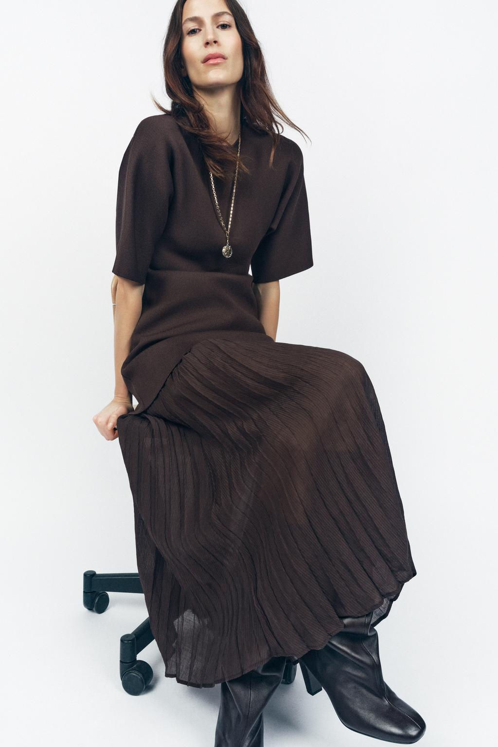PLEATED KNIT DRESS WITH CONTRAST DETAIL - Zara фото 2