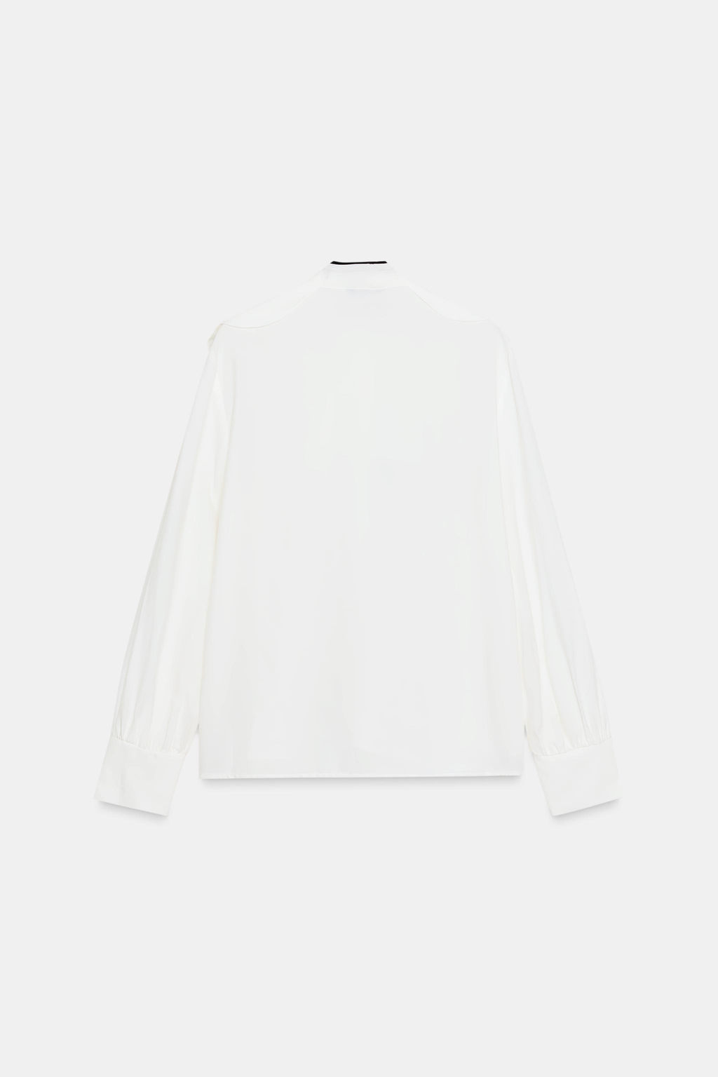 RUFFLED BLOUSE WITH CONTRAST BOW