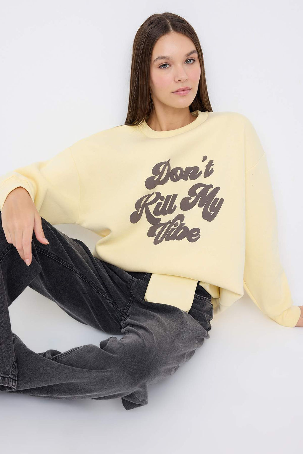 Teen Sar? Kabartma Slogan Bask?l? Oversize/Genis Kal?p Kal?n Orme Sweatshirt TWOAW26SW00172 - Trendyolmilla фото 4