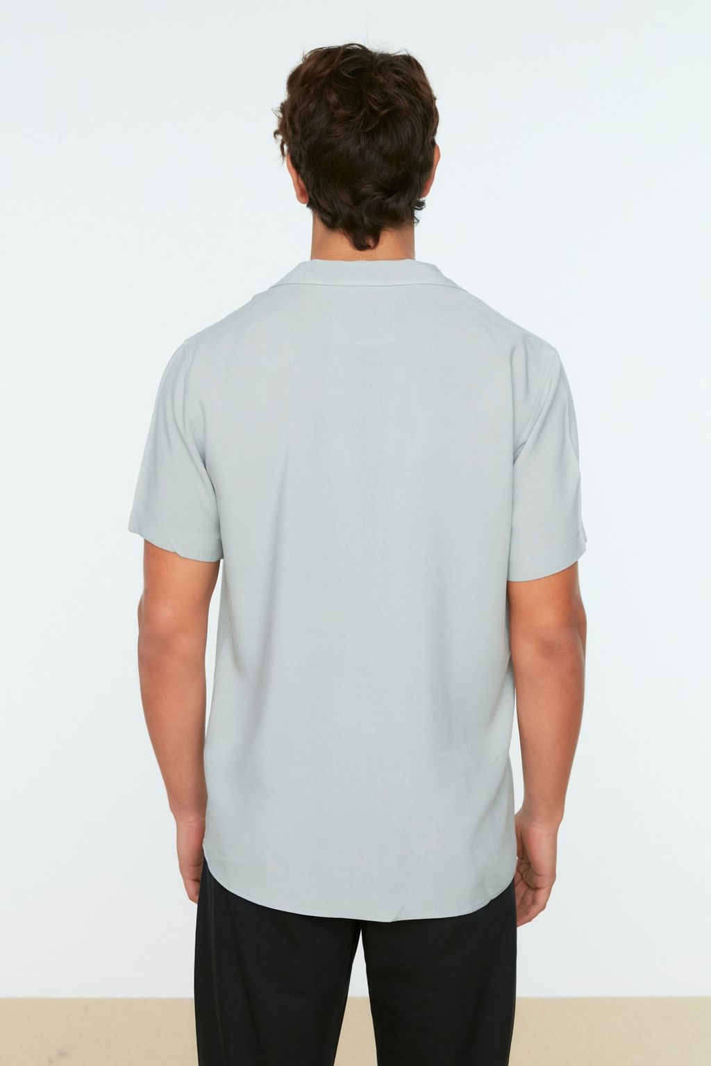 Gri Regular Fit Apas Yaka %100 Viskon Yazl?k Salas Viskon Gomlek TMNSS20GO0441 - Trendyolmilla фото 5