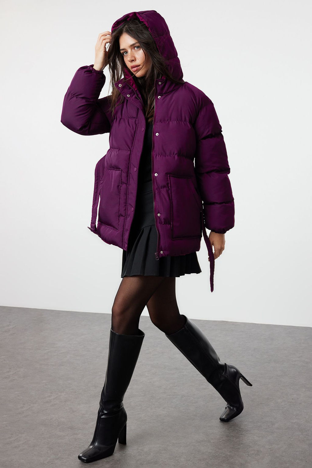 TRENDYOLMILLA Siyah Regular Kapusonlu Kemerli Su Itici Sisme Mont TWOAW23MO00188 фото 2