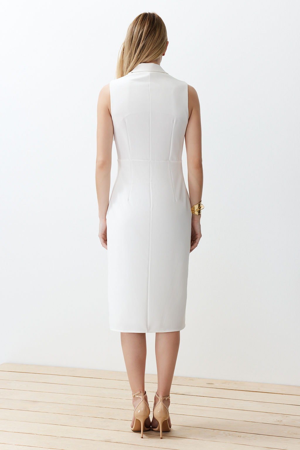 Ekru Vucuda Oturan Dugme Detayl? Y?rtmacl? Midi Kalem Etek Dokuma Elbise TWOSS23EL02256