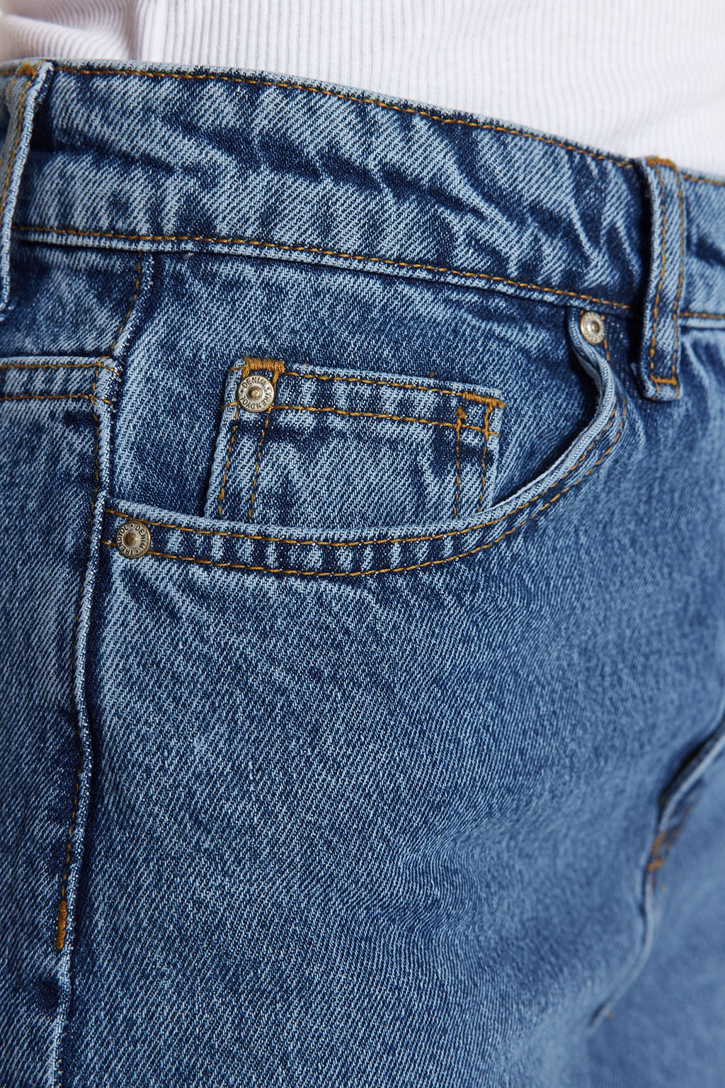 TRENDYOLMILLA Mavi Yuksek Bel Mom Jeans TWOAW24JE00076  фото 9