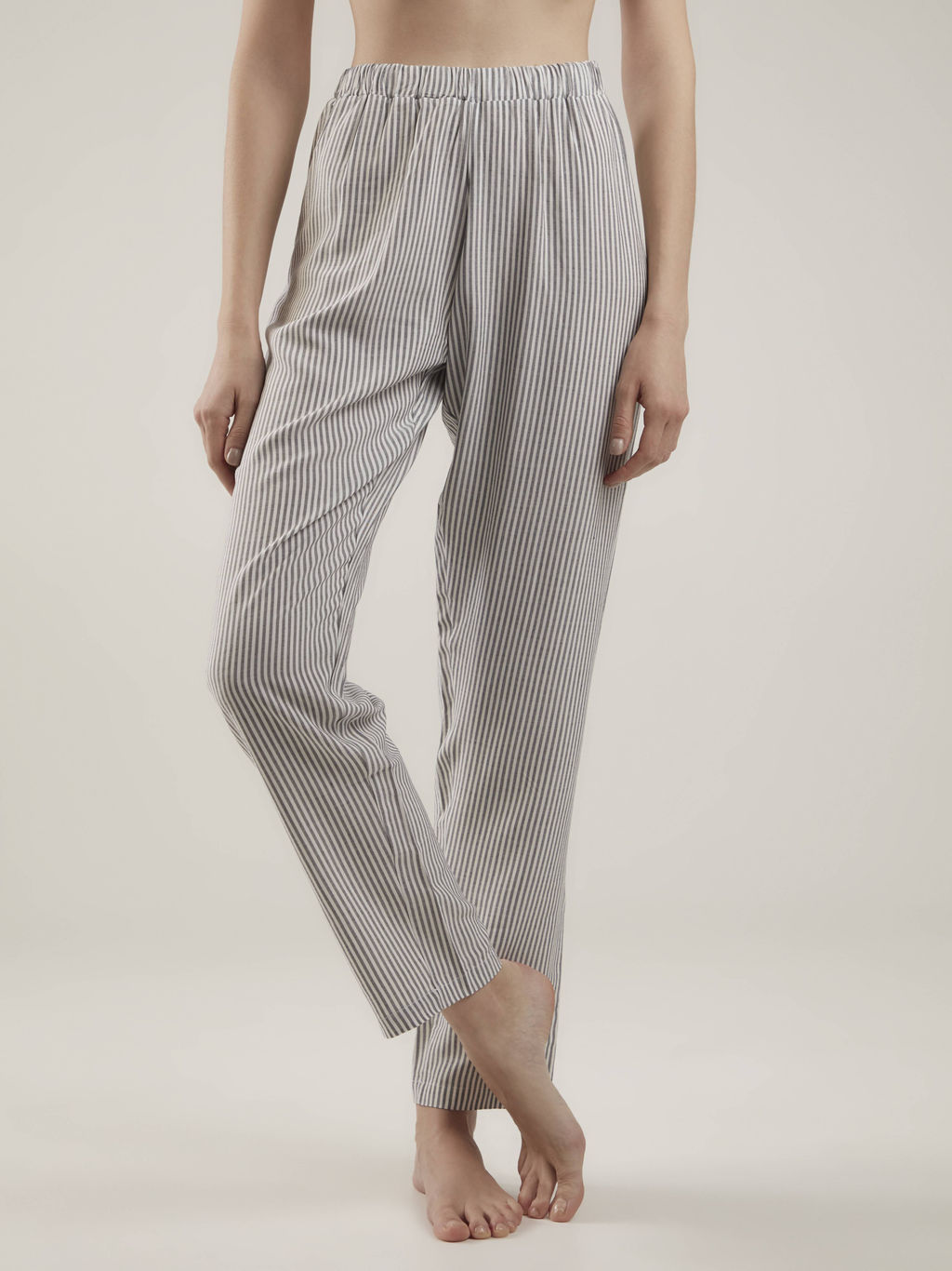 CONTE FUSION TA0018 Брюки женские белый с черным