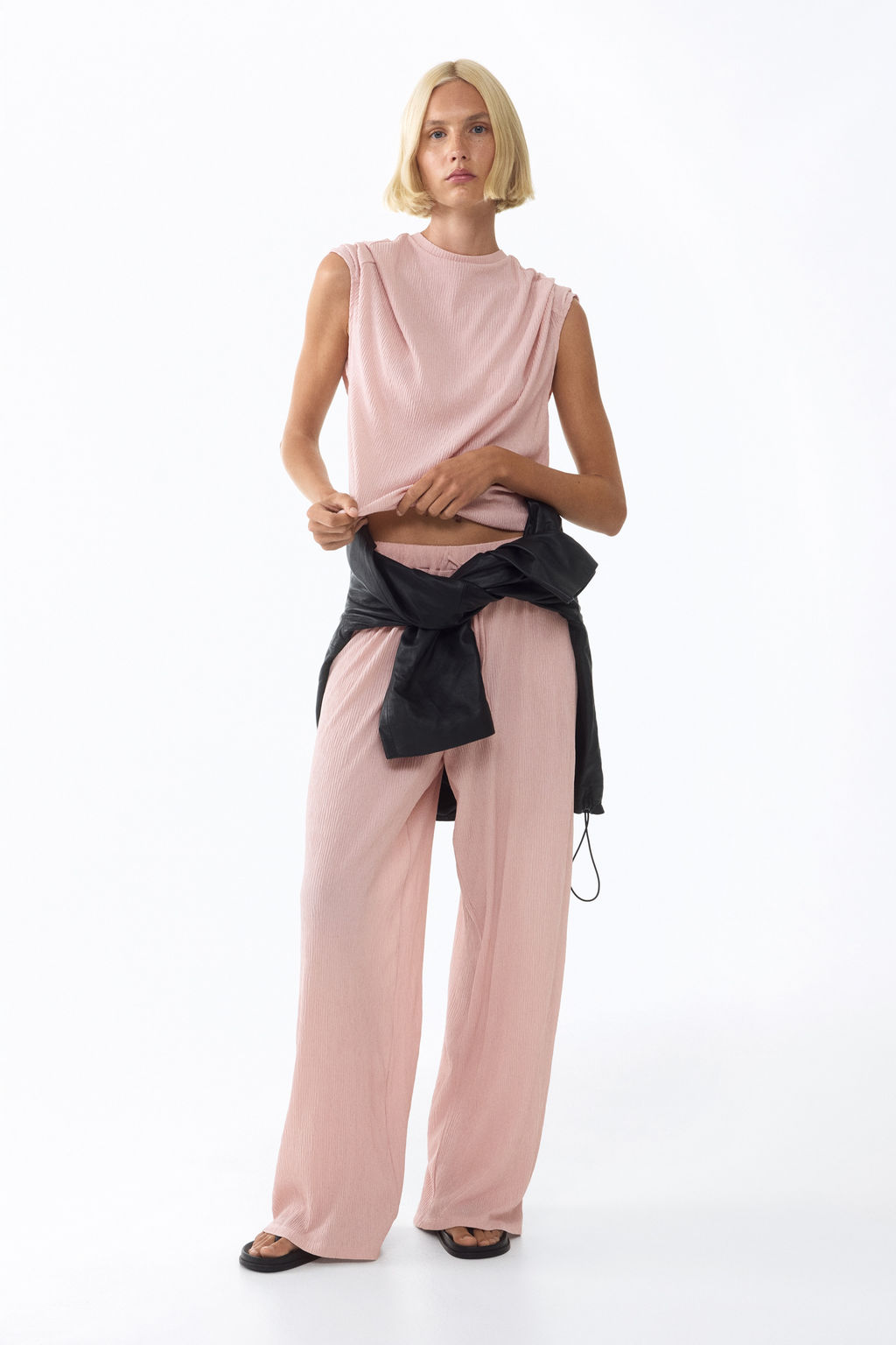 Pantal?n efecto arrugado con cord?n de ajuste - H&m фото 4