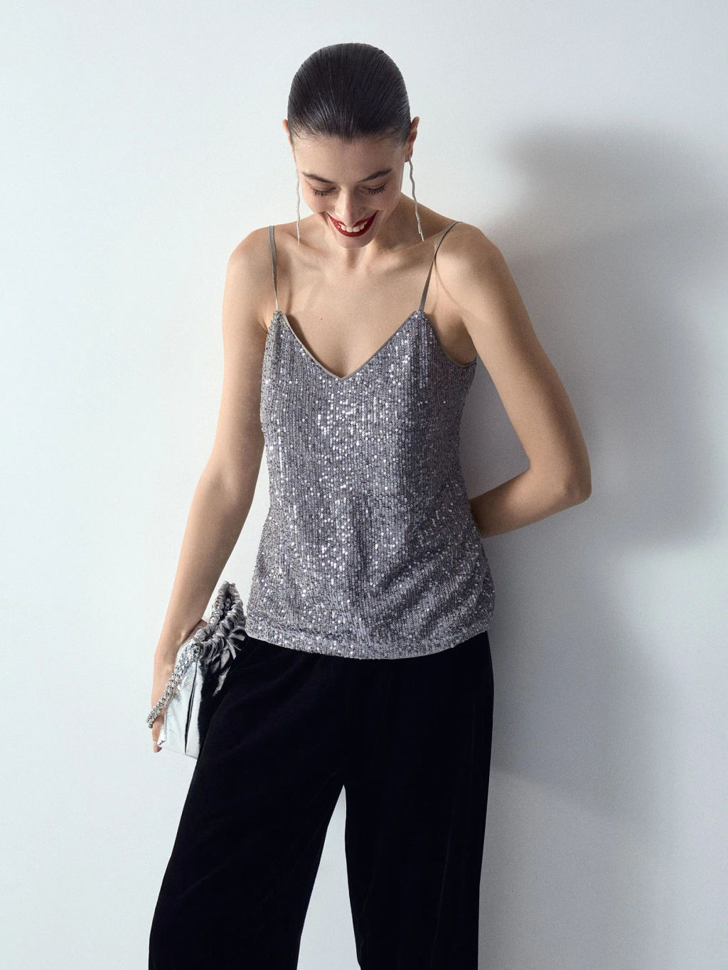 Топ с пайетками на бретелях - Emka фото 3