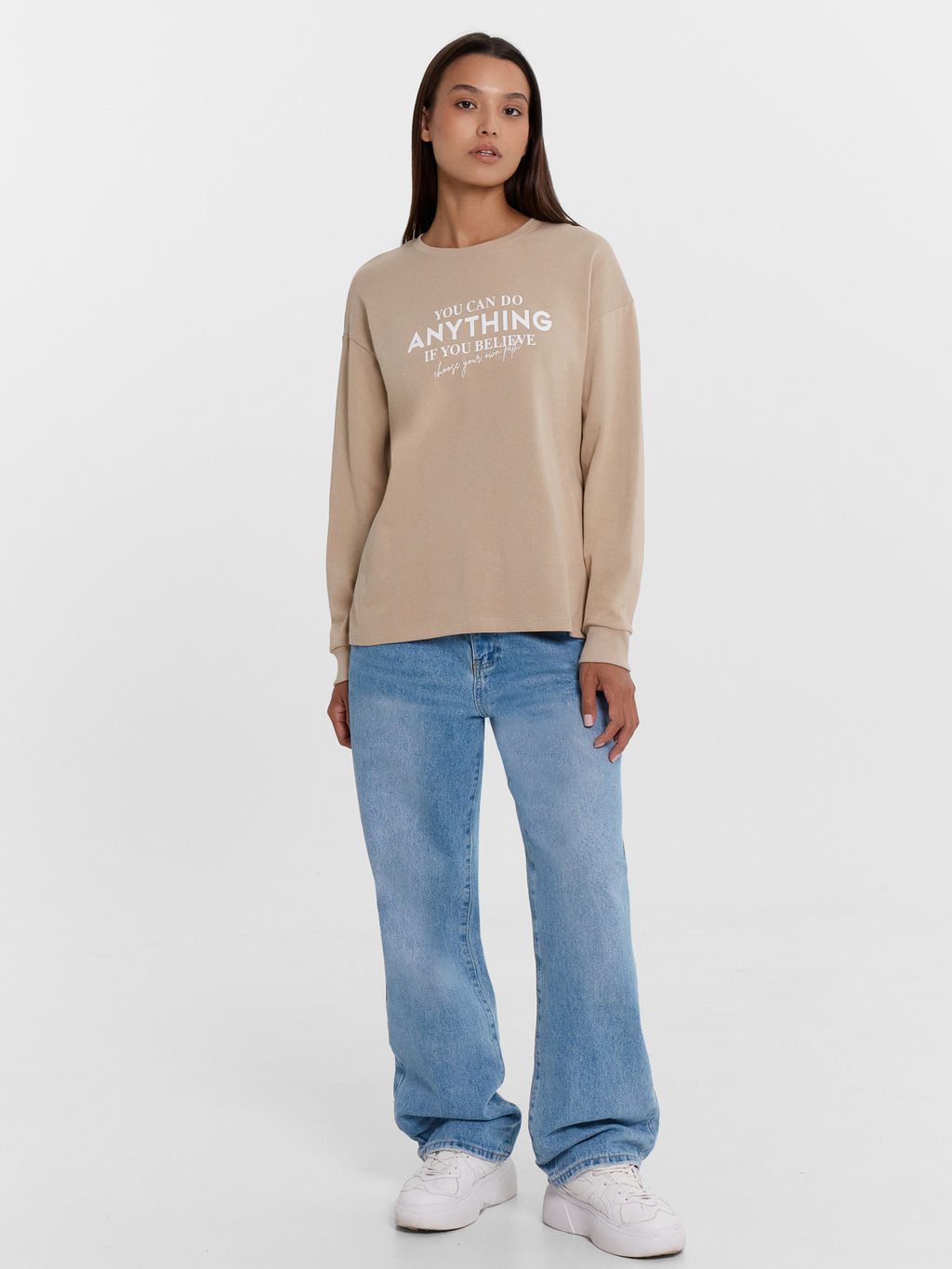 Джемпер женский пыльно-бежевый с печатью