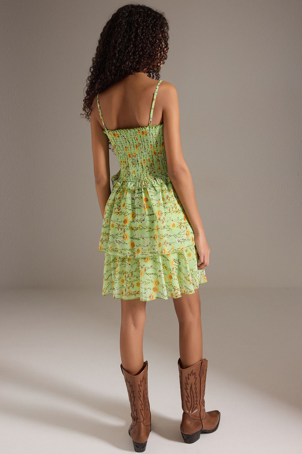 Ac?k Yesil Cicekli Etegi Belden Ac?lan Gipeli Astarl? Sifon Mini Elbise Ucus Ucus TWOSS25EL00724 - Trendyolmilla фото 4