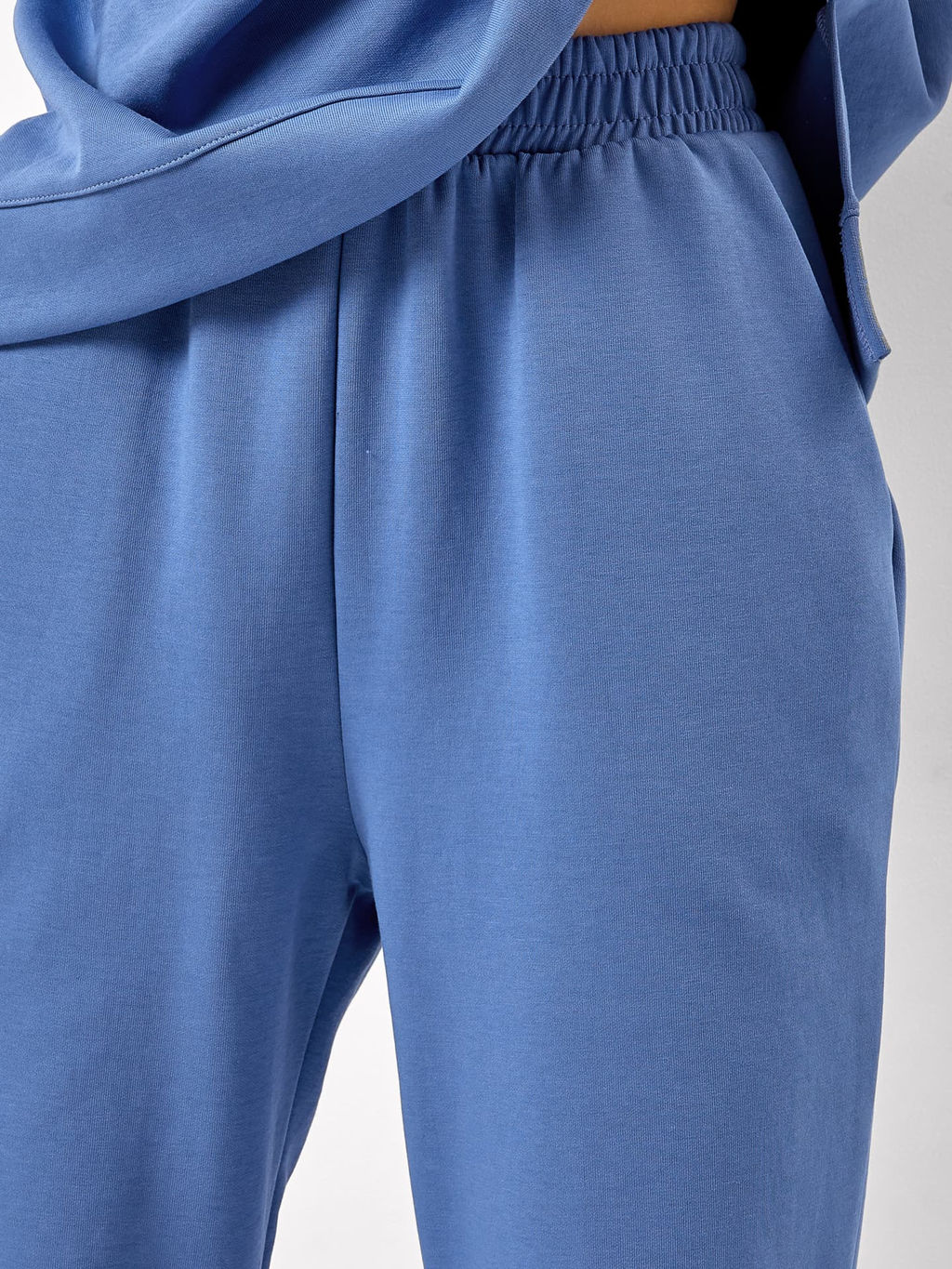 Брюки женские из интерлока в сине-фиолетовом цвете сине -фиолетовый 182463 - Mark formelle фото 4