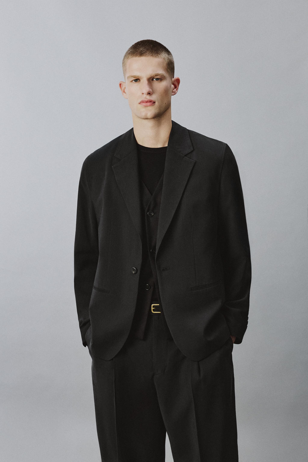 BLAZER FLUIDA RELAXED FIT / Negro - Zara фото 2