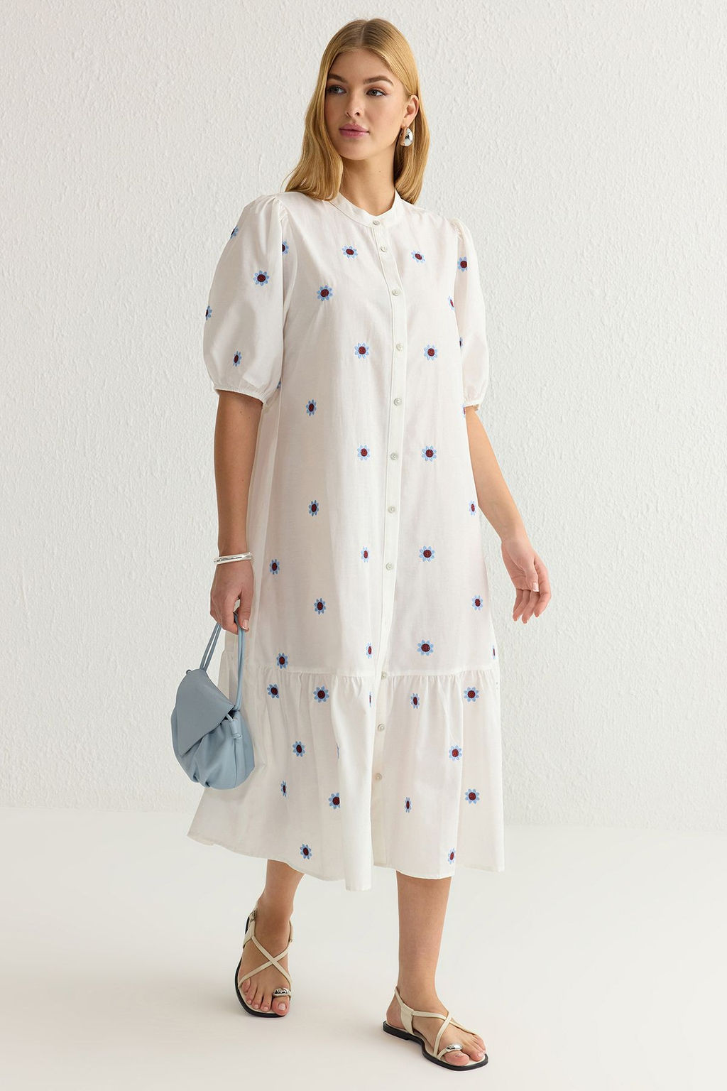 TRENDYOLMILLA Ekru Cicek Nak?sl? Midi Dokuma Gomlek Elbise TWOSS25EL00039