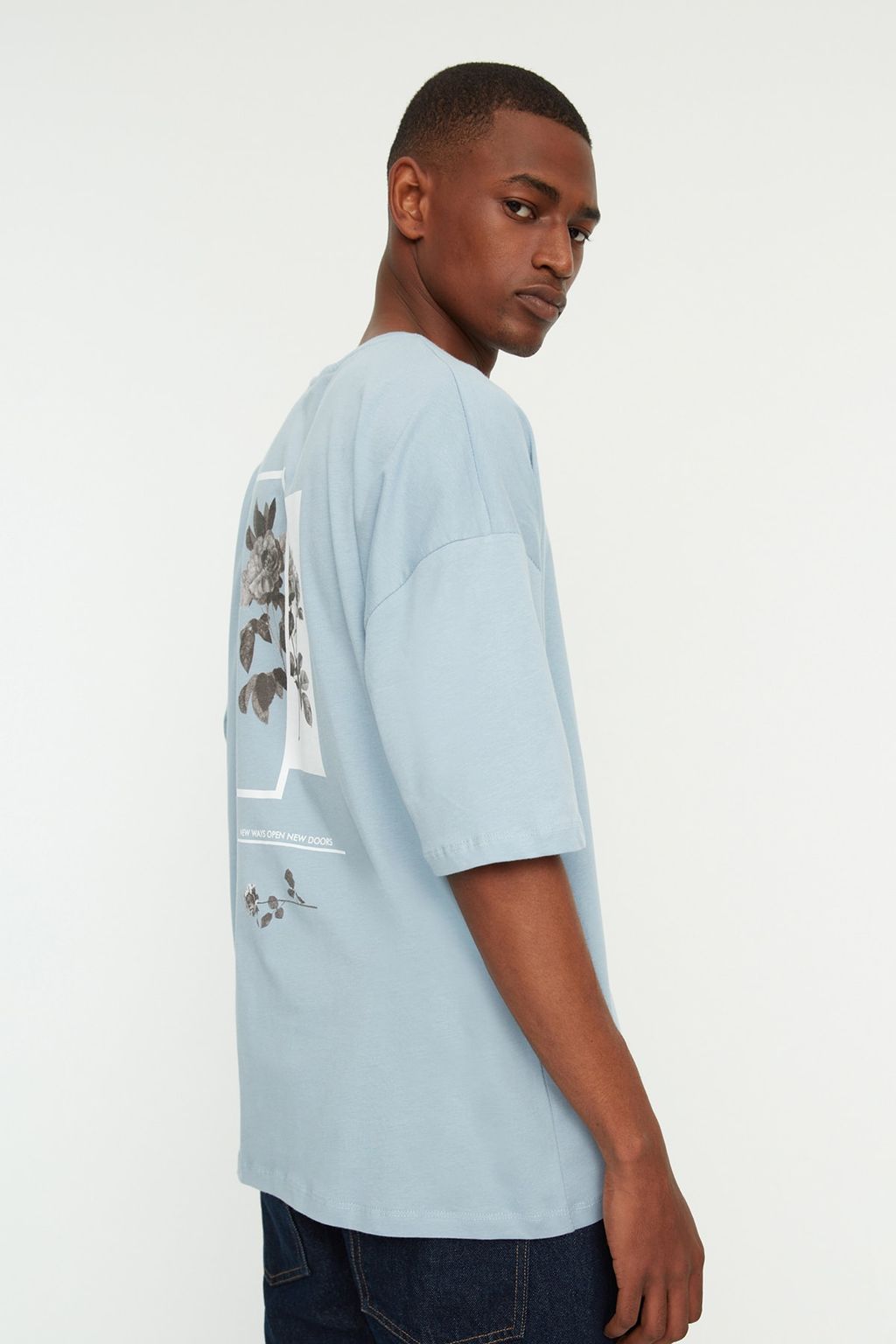 TRENDYOL MAN Tas Oversize/Genis Kesim Bisiklet Yaka Cicek Bask?l? K?sa Kol %100 Pamuklu T-Shirt TMNSS21TS1223 - Trendyolmilla фото 23