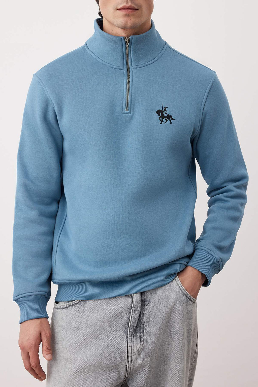 Mavi Regular/Normal Kesim Dik Yaka Fermuarl? Pamuklu At Nak?s Ici Polarl? Sweatshirt TMNAW24SW00041