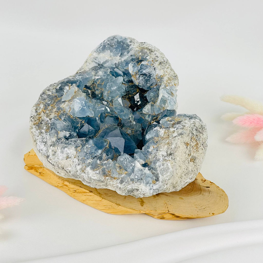 Друза Целестина на подставке - Радуга самоцветов фото 2