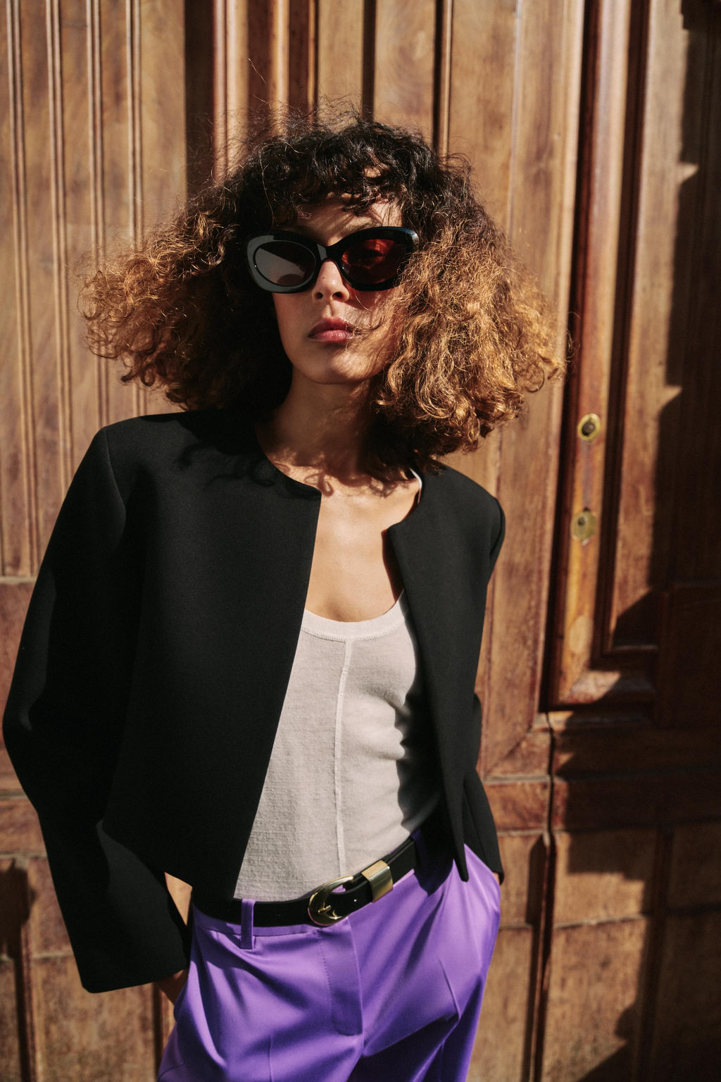 BLAZER CORTA HOMBRERAS / Negro - Zara фото 2