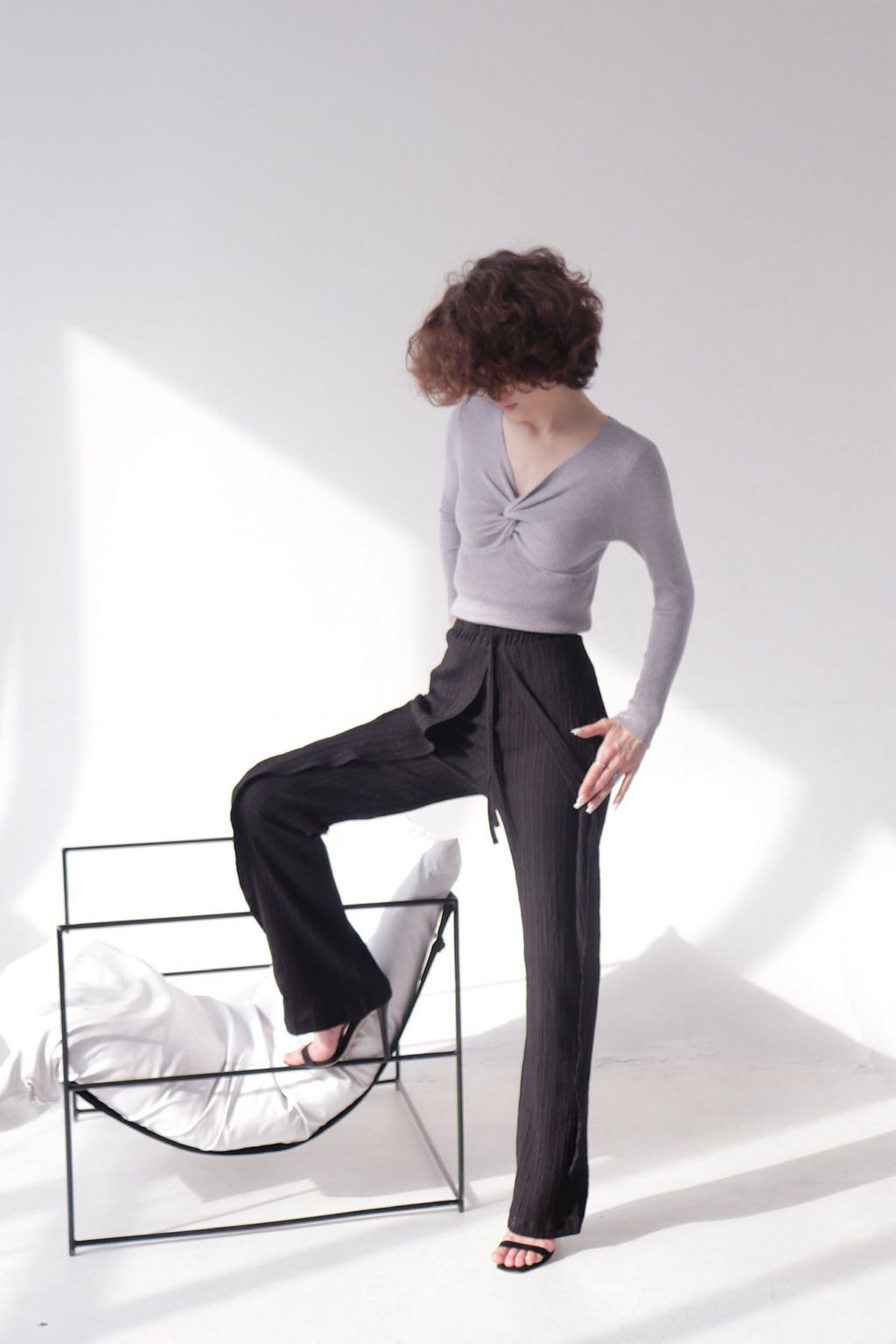 12240 Лонгслив с драпировкой серый - Martichelli фото 9