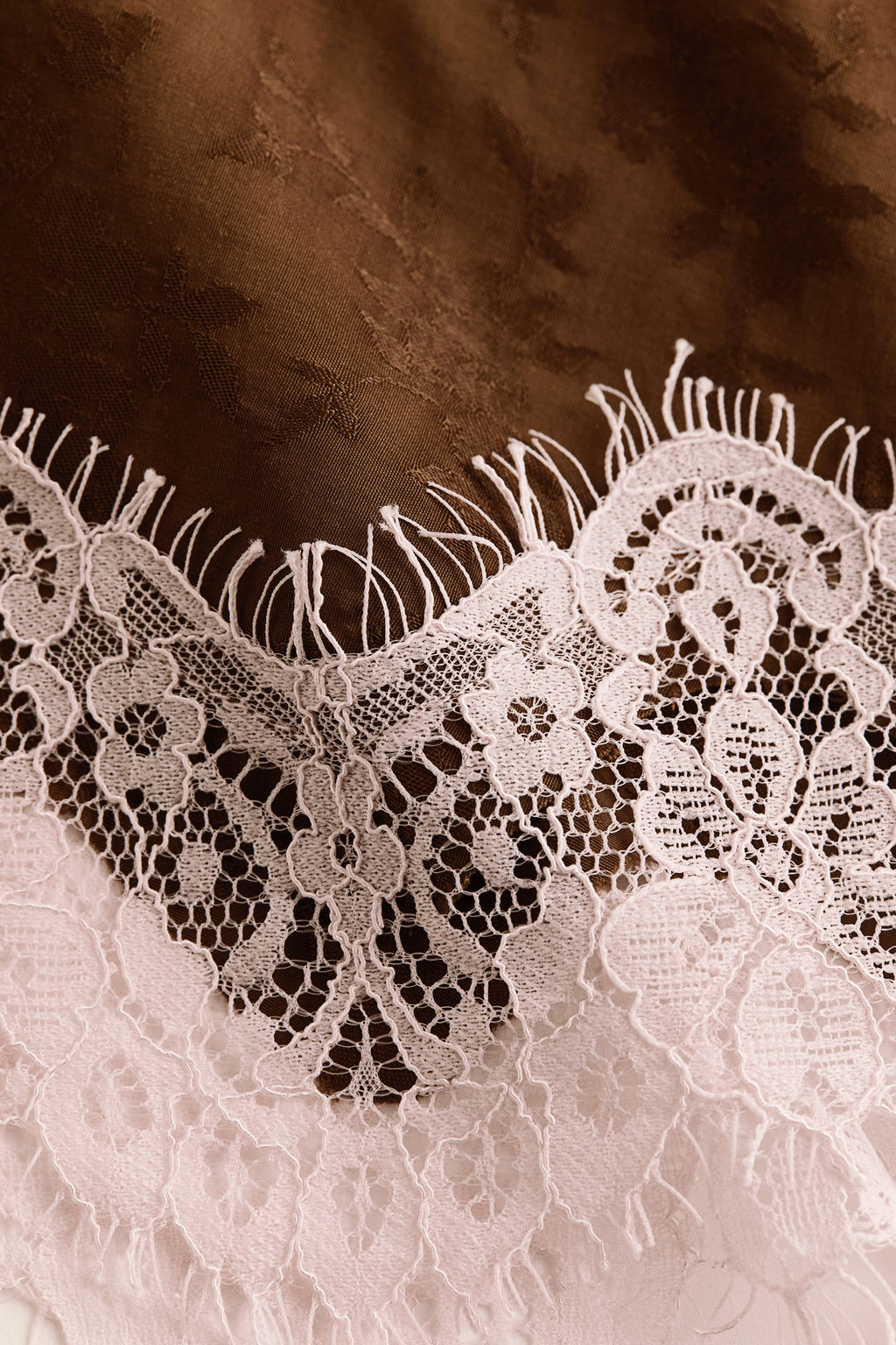 Top asim?trico de viscosa con tirantes espagueti - H&m фото 3