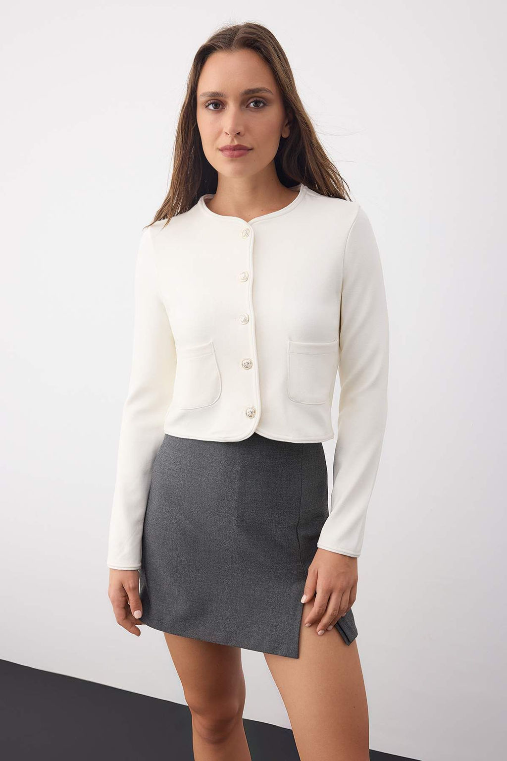Wardrobe Essentials Ekru Dugme ve Cep Detayl? Orme Ceket | TWOAW26CE00000 - Trendyolmilla фото 2