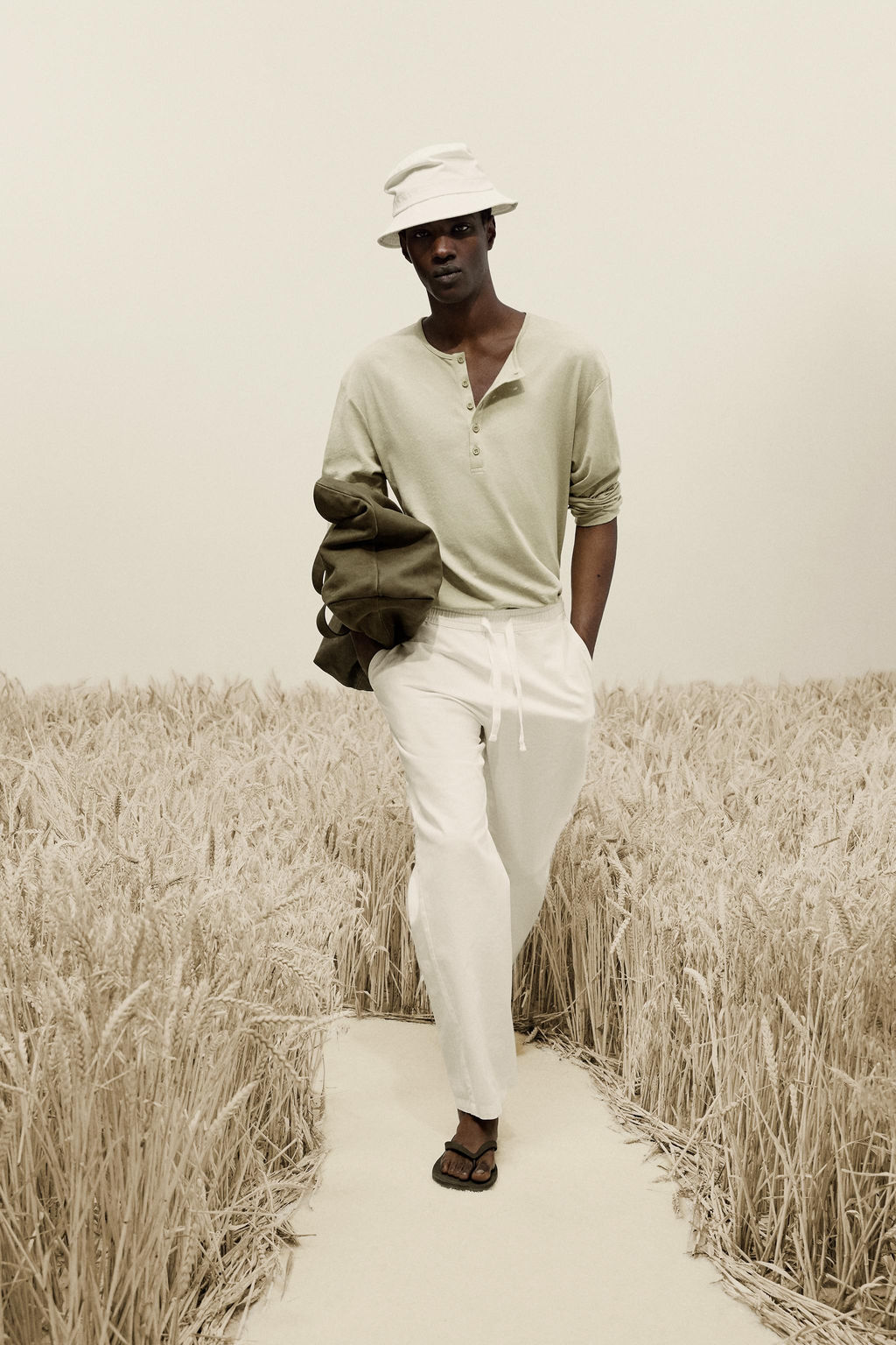 PANTAL?N RELAXED FIT ALGOD?N - LINO / Blanco roto - Zara фото 10