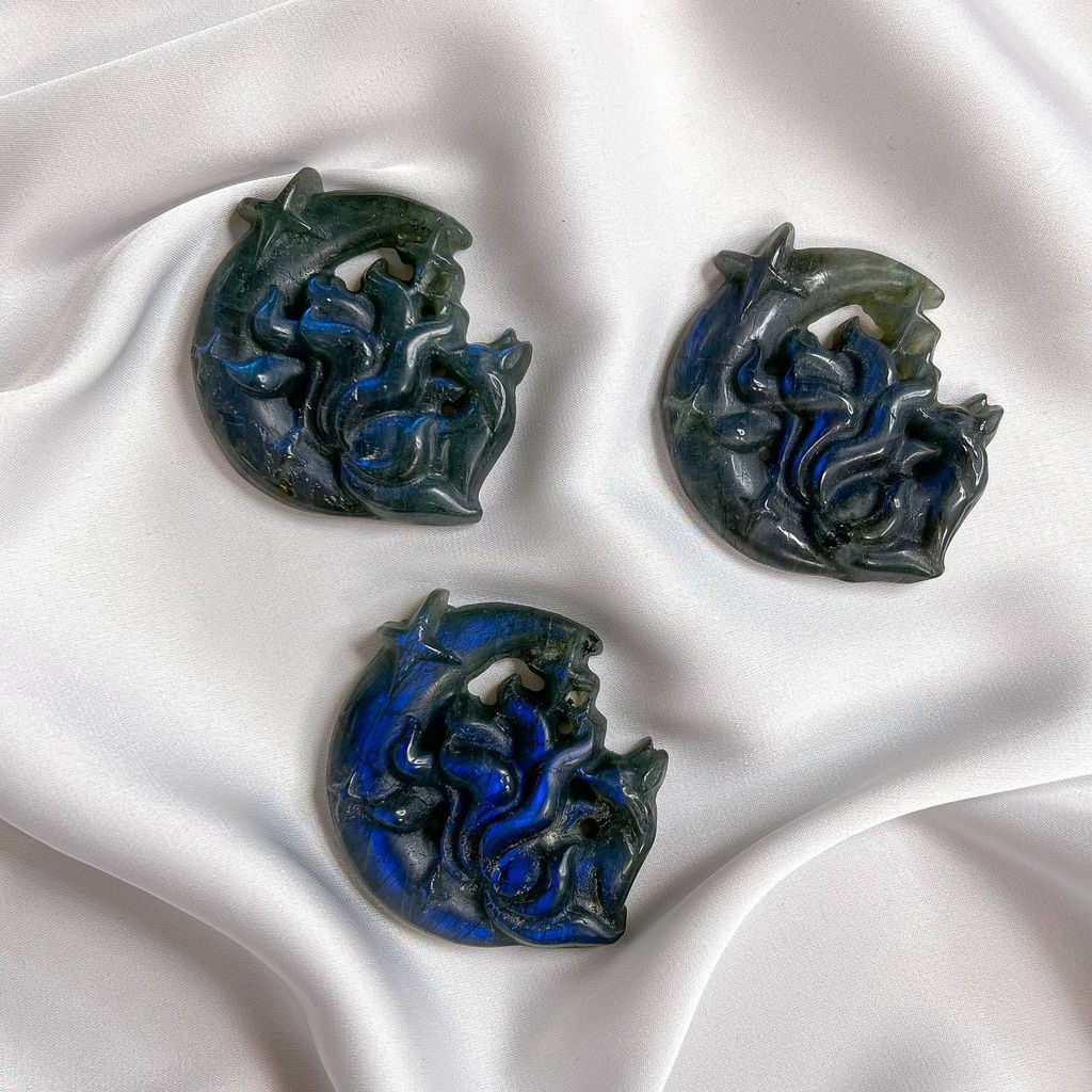 Фигурка резная Лиса "Кицунэ" из Лабрадора