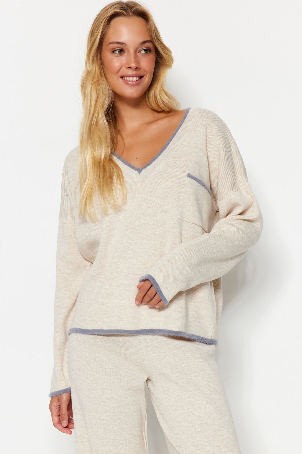 Bej Genis Kal?p Tuylu Iplik Triko Alt-Ust Tak?m TWOAW24AU00099