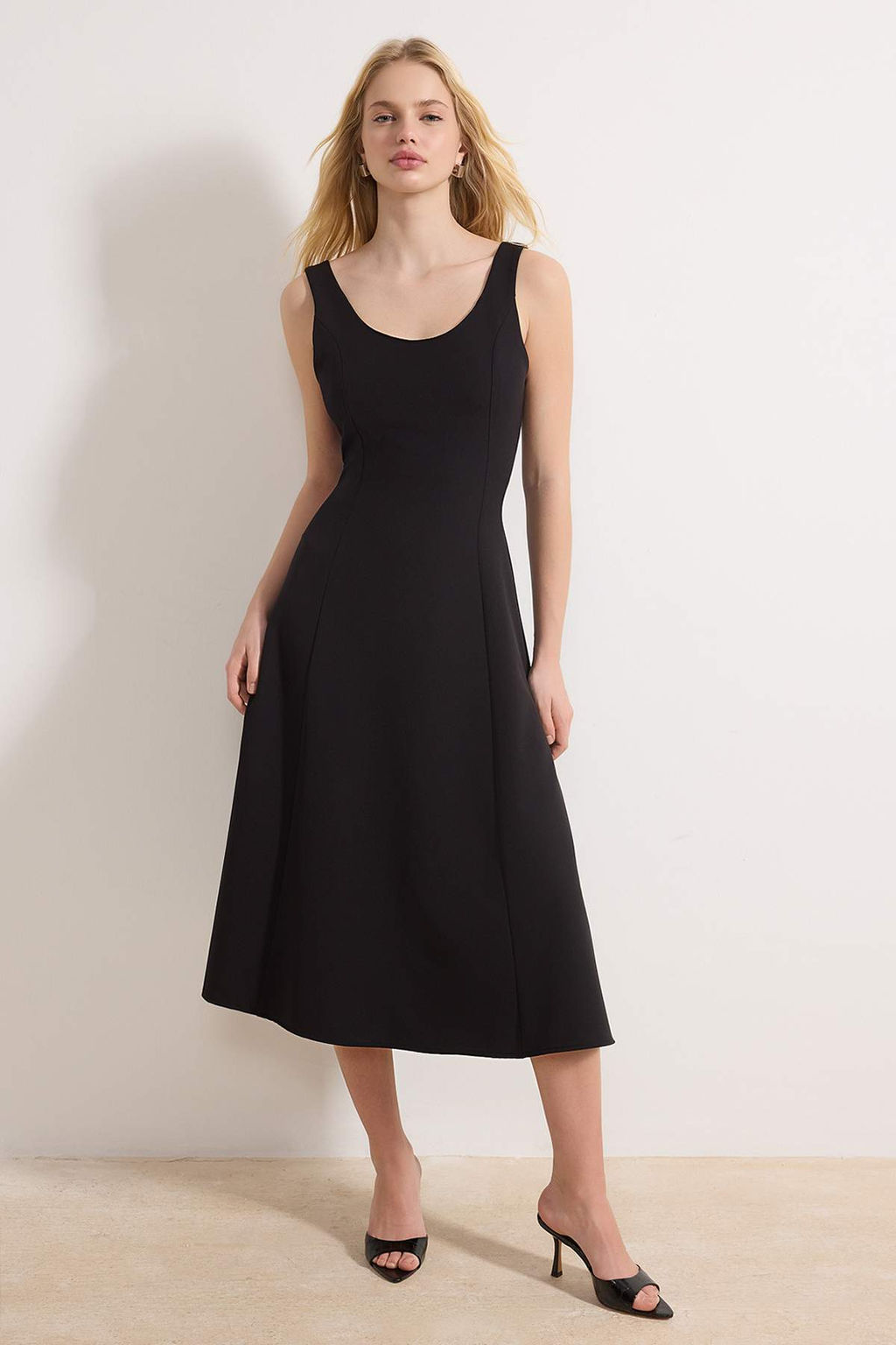 Siyah Duz Etegi Belden Ac?lan Midi Dokuma Elbise TWOSS26EL00122 - Trendyolmilla фото 2