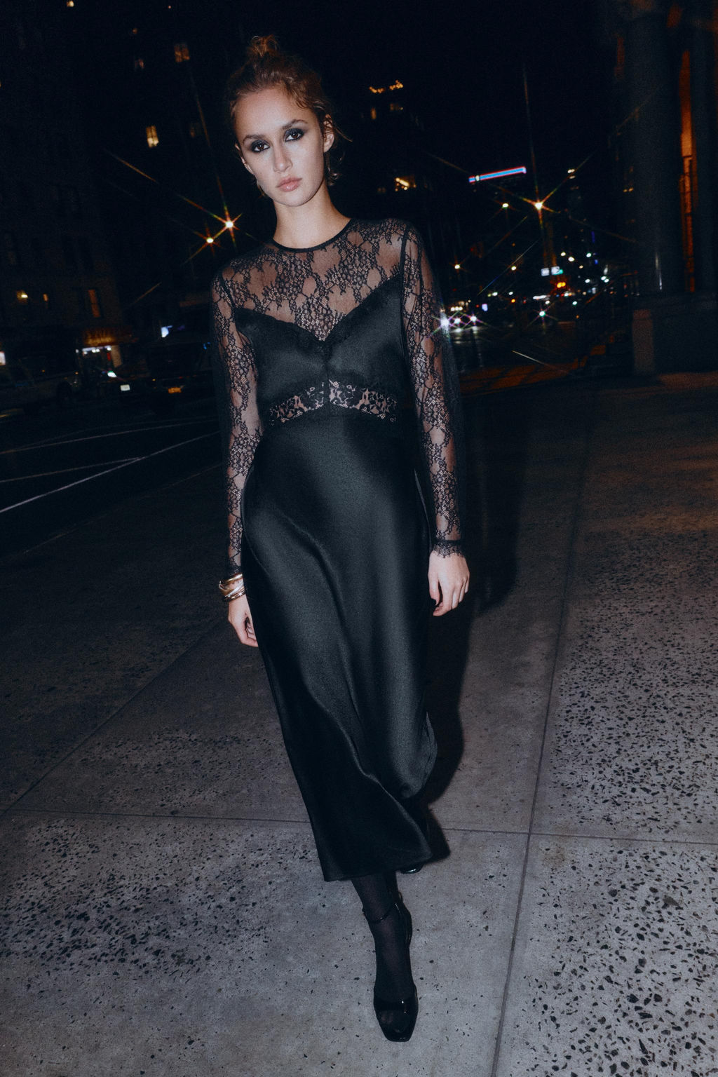 LONG DRESS WITH COMBINED LACE