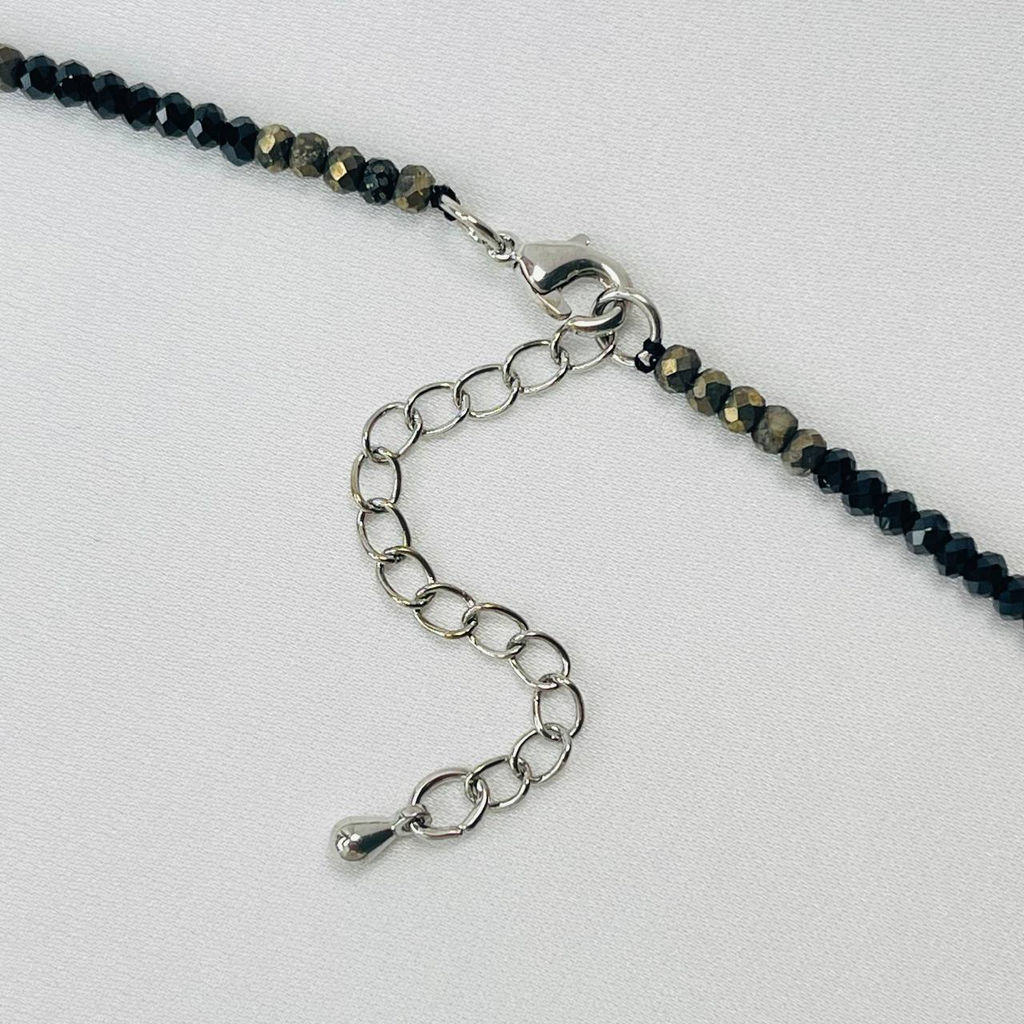 Чокер из Пирита и Шпинели