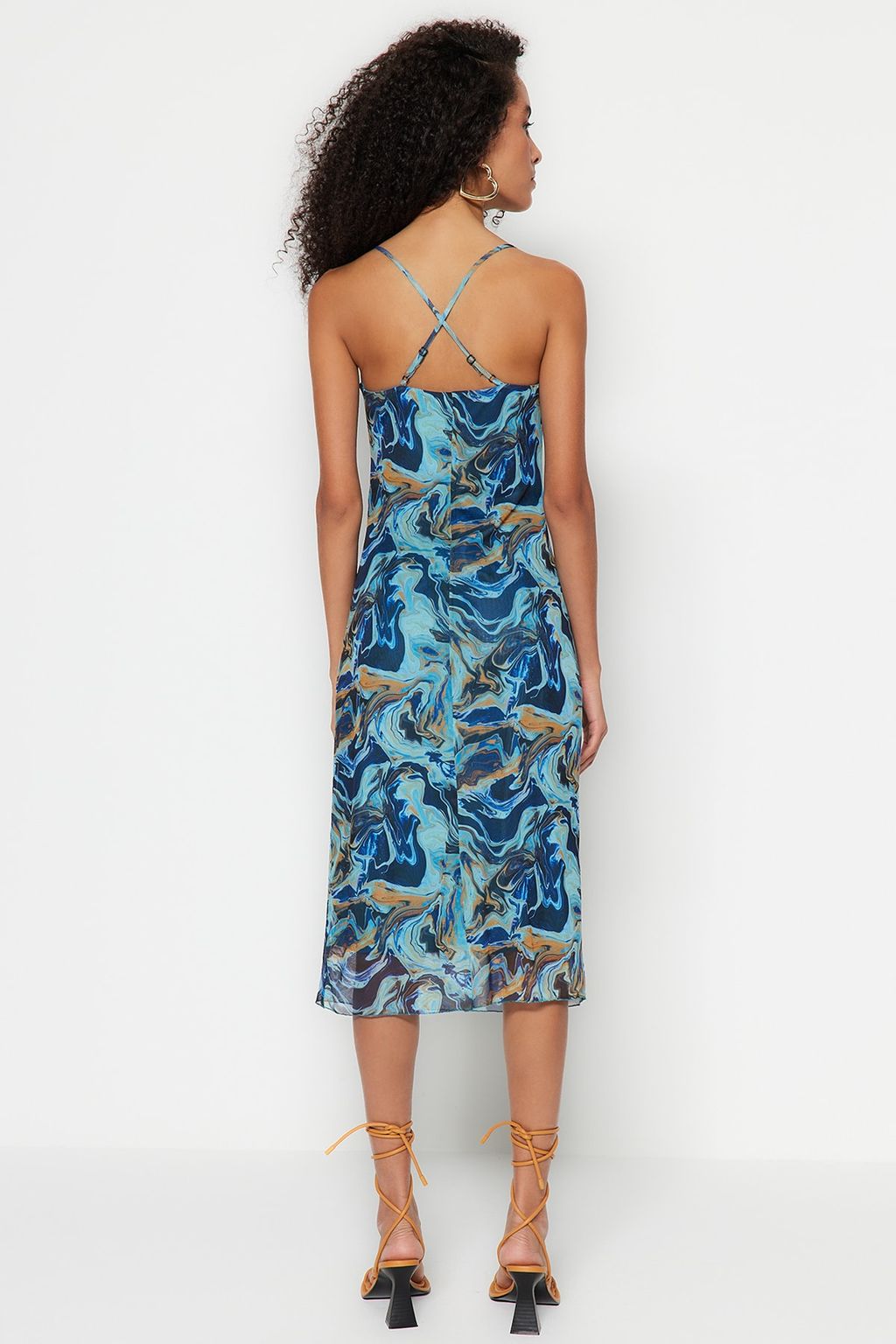 TRENDYOLMILLA Mavi Desenli Buzgulu Tul Bodycone/Vucuda Oturan Esnek Orme Elbise TWOSS23EL00646  фото 6