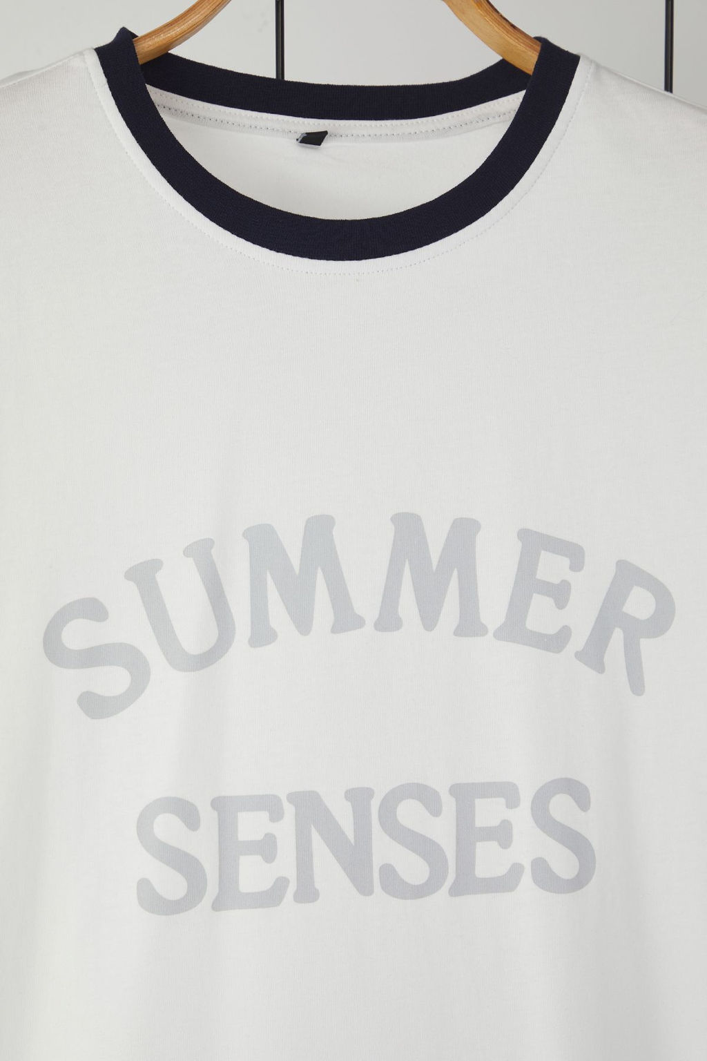 Ekru Regular/Normal Kesim Kol Detayl? Bask?l? %100 Pamuk T-Shirt TMNSS25TS00034