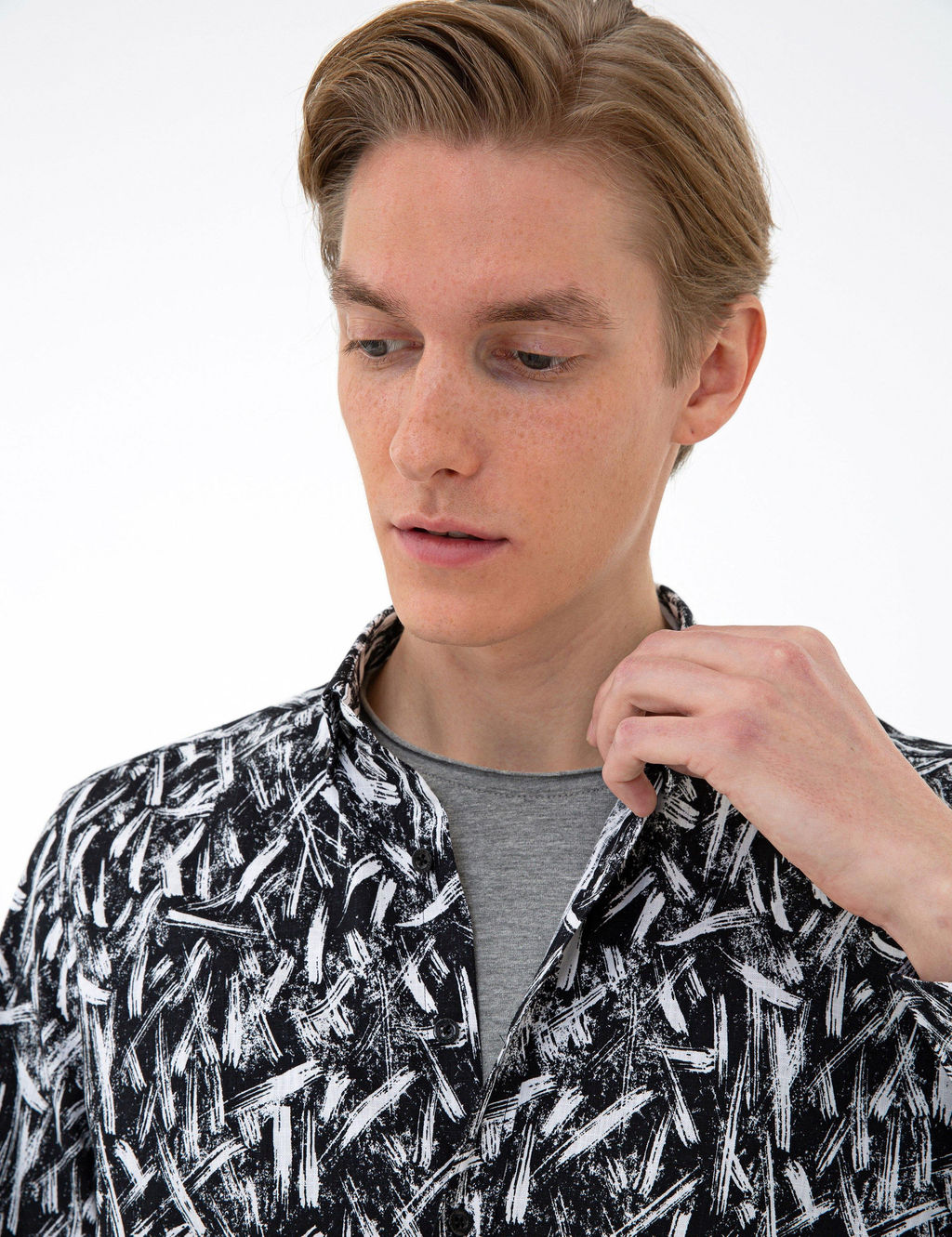 Черная рубашка узкого кроя с длинным рукавом - Cacharel фото 3