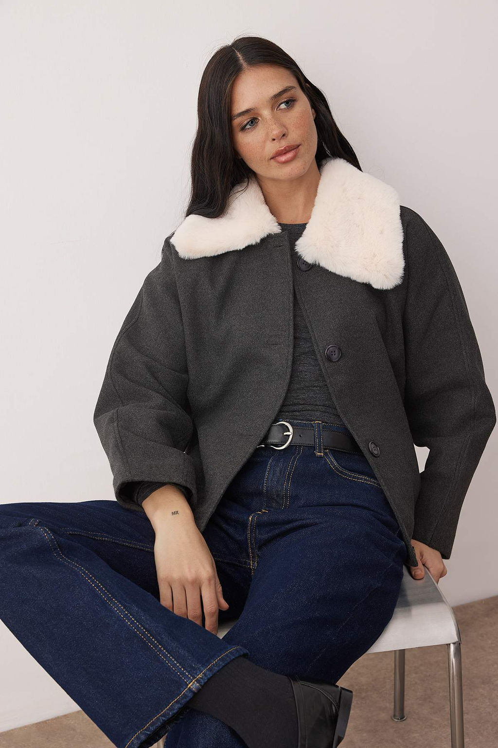 Antrasit Oversize Suni Kurk Yakal? K?sa Oversize Kase Kaban TWOAW26KB00073