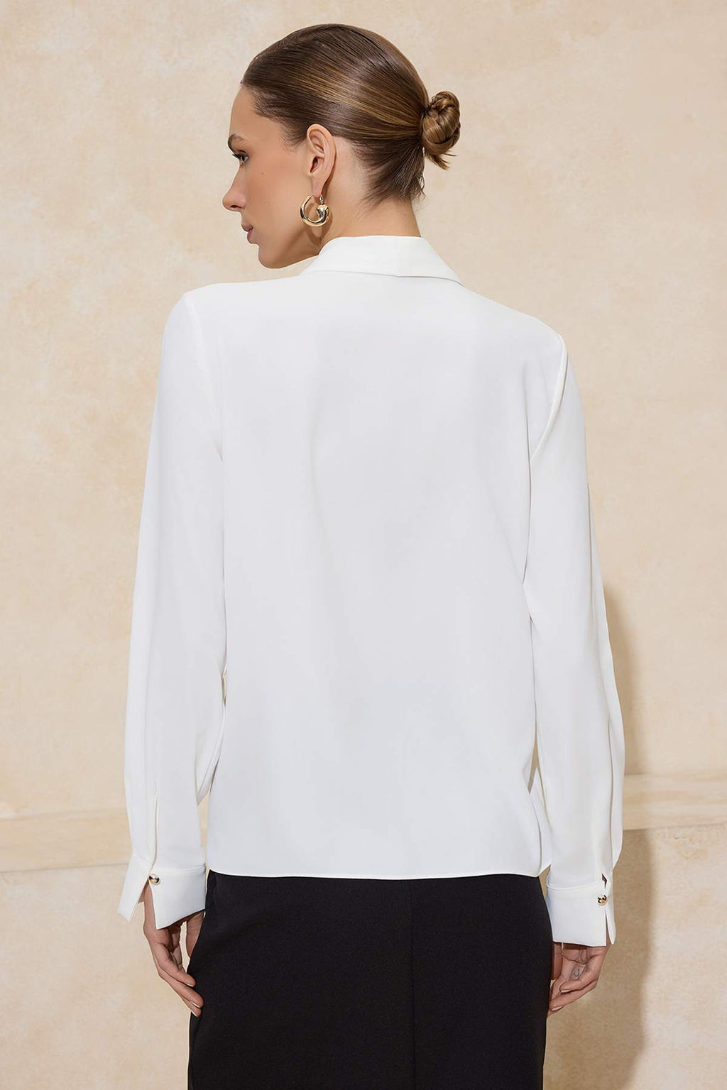 Beyaz Aksesuar ve Fular Detayl? Dokuma Bluz TWOSS26BZ00207