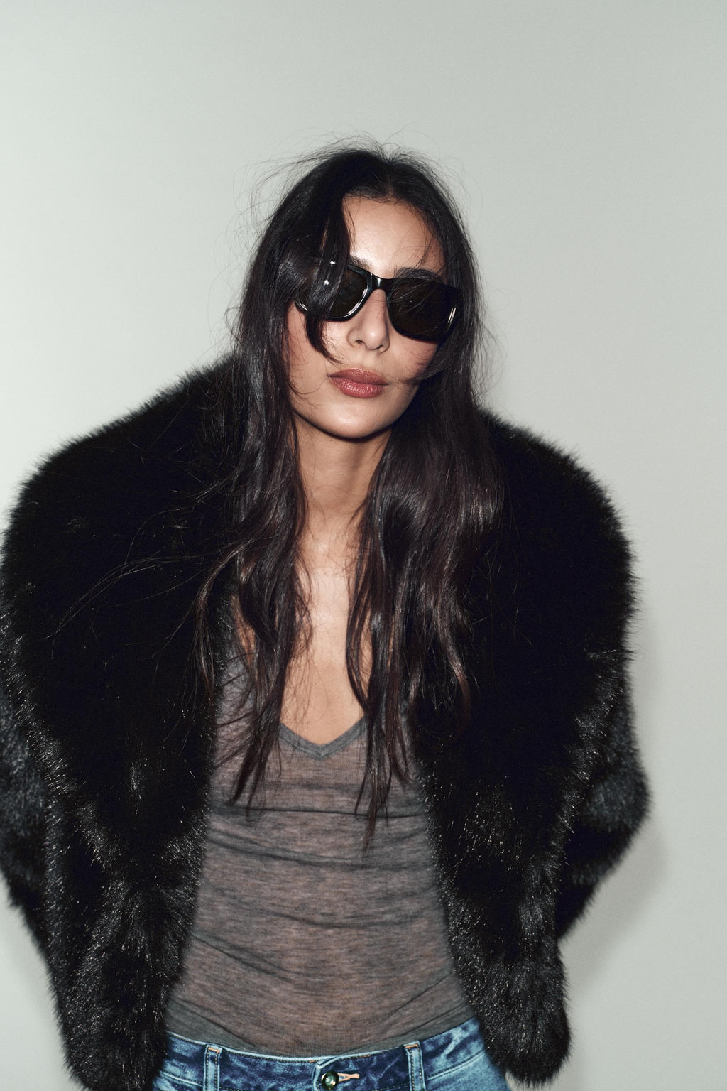 SHORT FAUX FUR COAT WITH LAPEL COLLAR - Zara фото 15