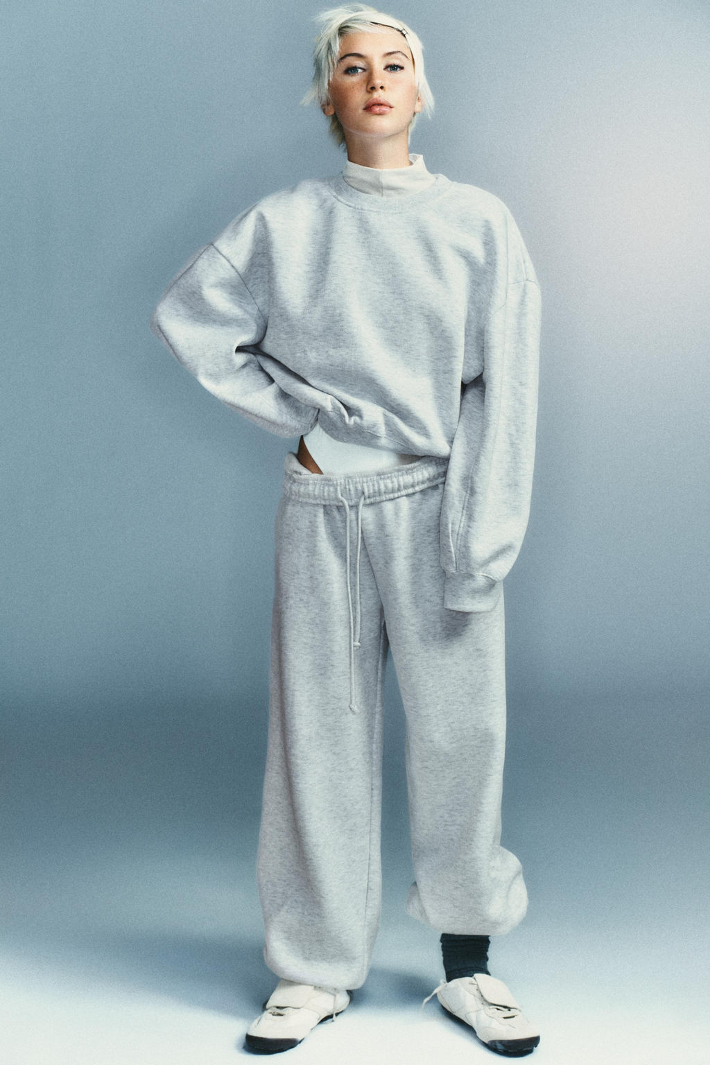 BASIC PLUSH SWEATSHIRT - Zara фото 15