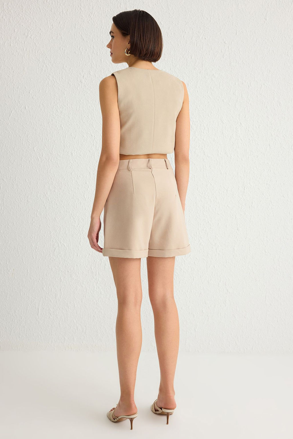 TRENDYOLMILLA Vizon Regular Kal?p Dokuma Sort & Bermuda TWOSS21SR0478  фото 5