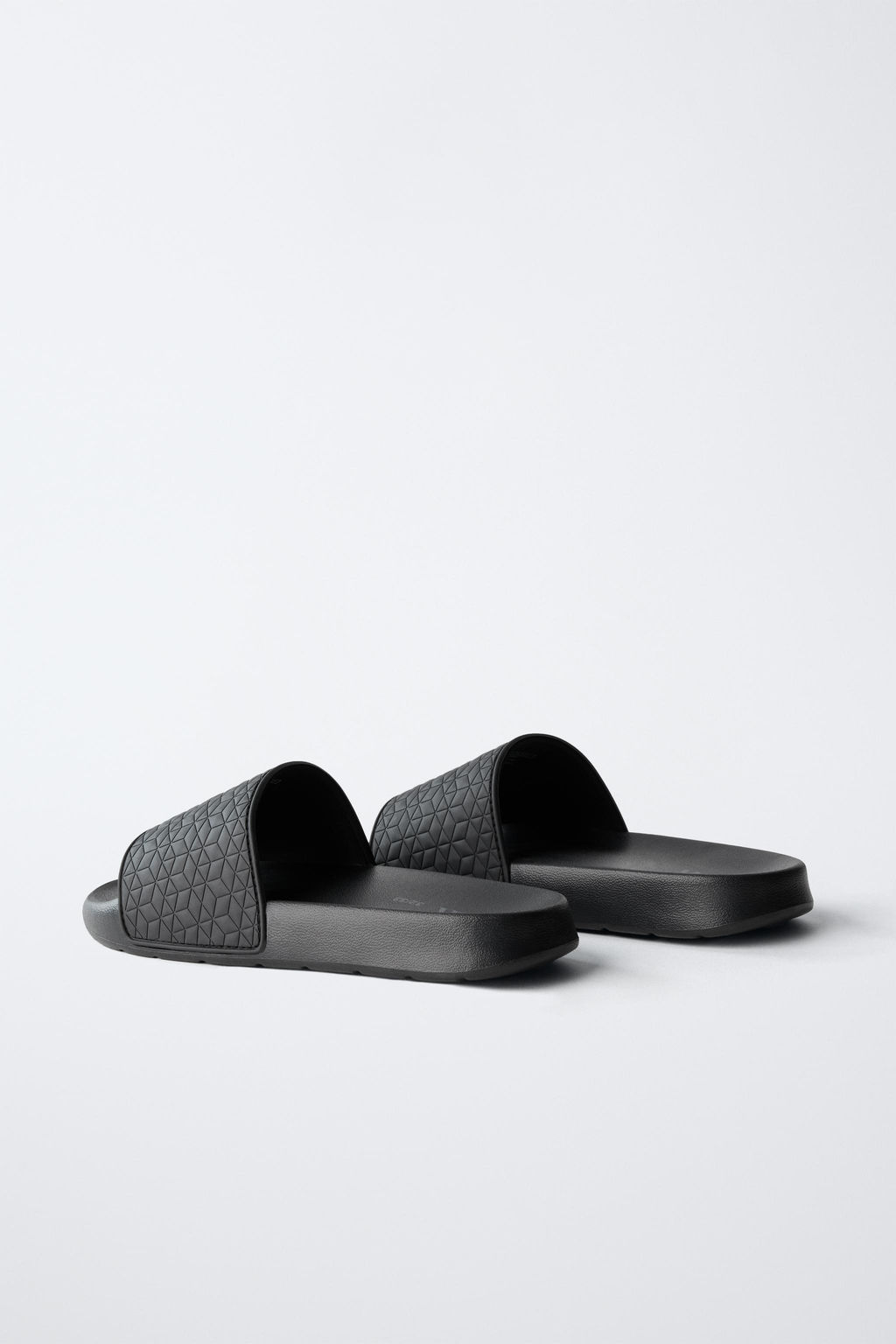 EMBOSSED SLIDERS - Zara фото 5